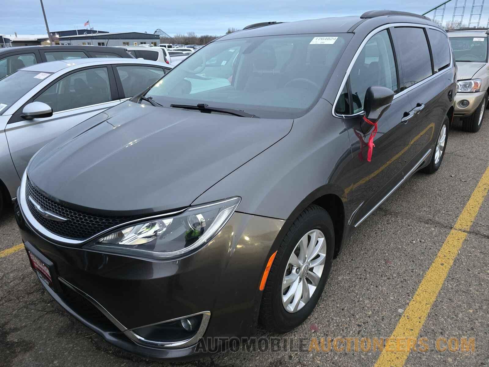 2C4RC1BG3HR523996 Chrysler Pacifica 2017