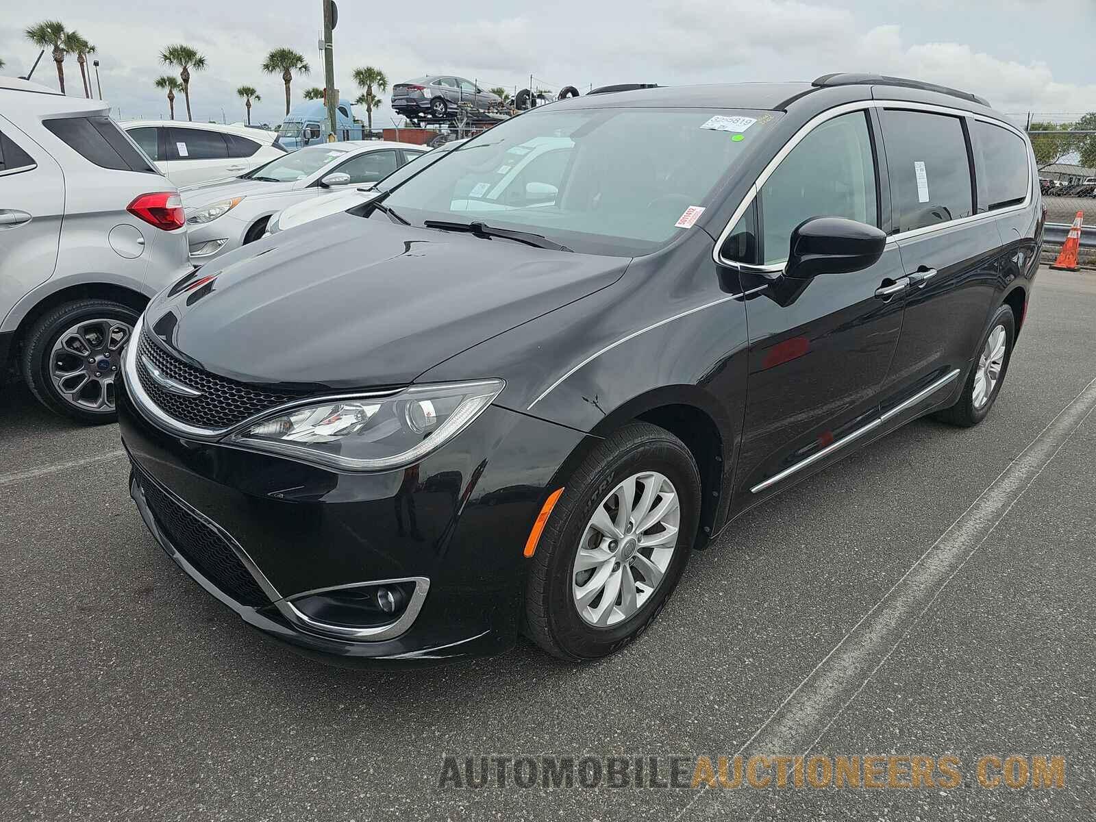 2C4RC1BG4HR623119 Chrysler Pacifica 2017