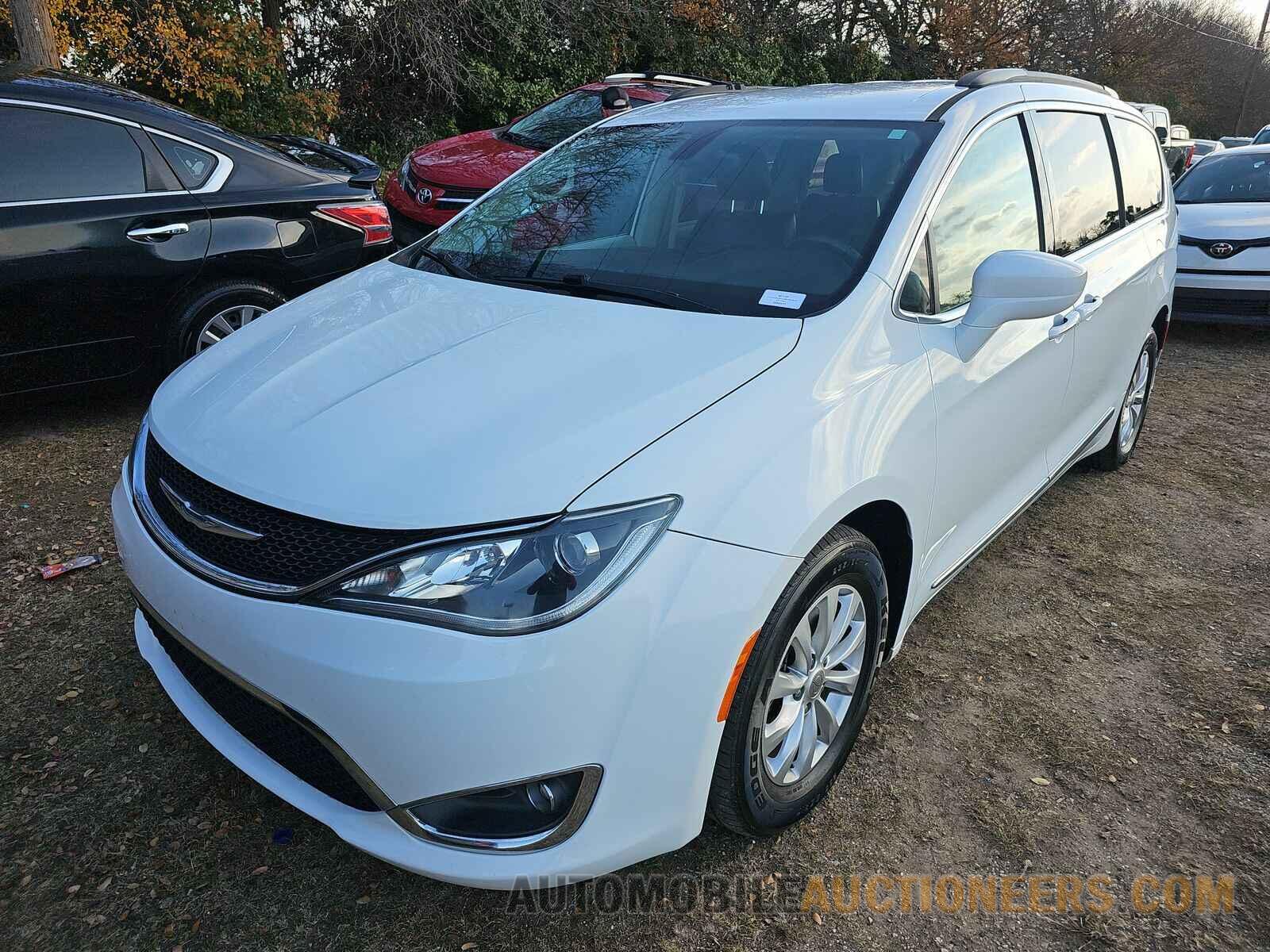 2C4RC1BG4HR665418 Chrysler Pacifica 2017