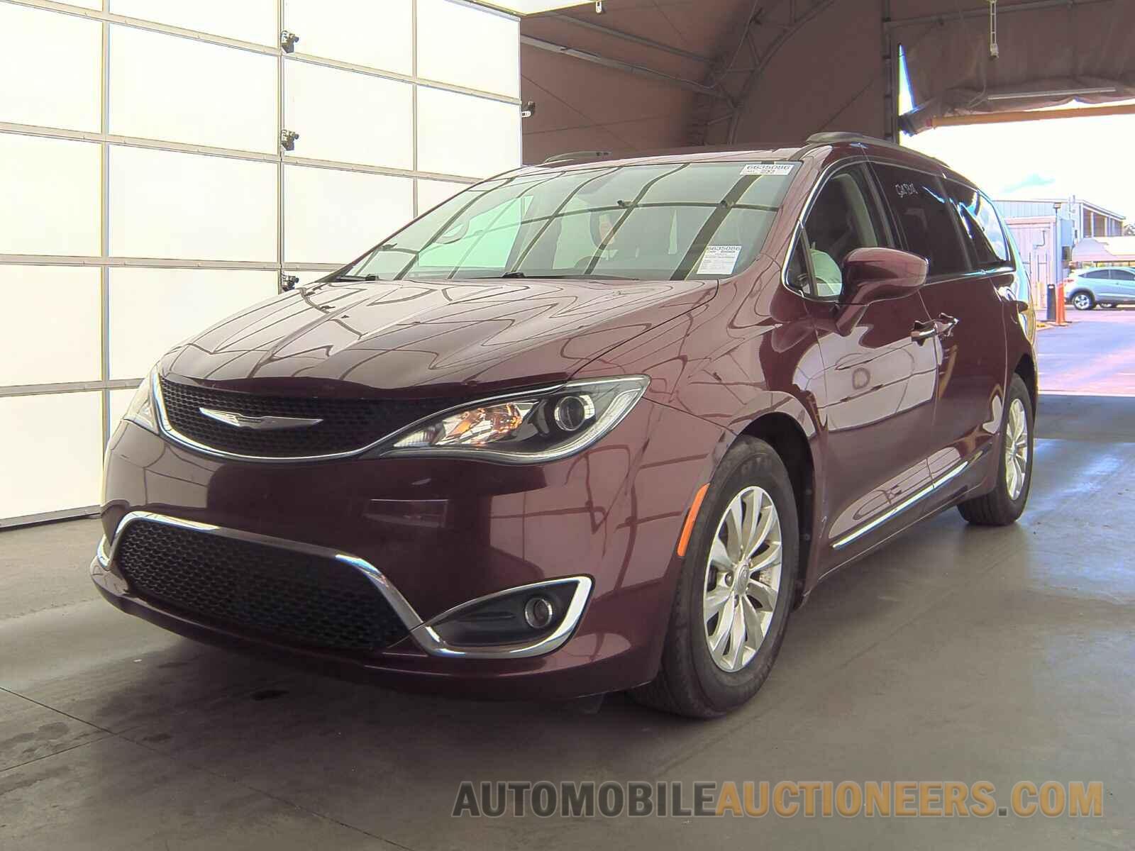 2C4RC1BG4HR666097 Chrysler Pacifica 2017