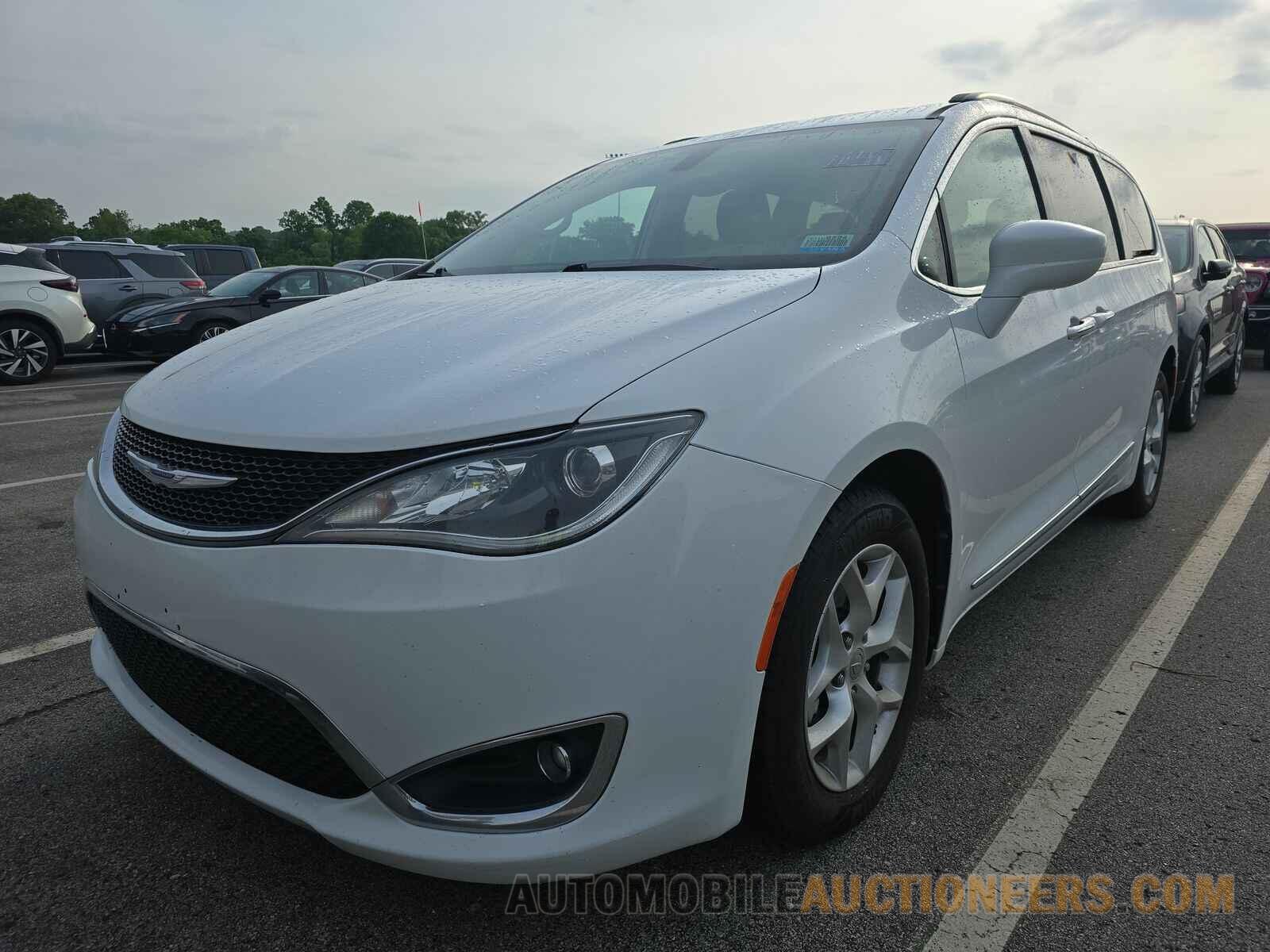 2C4RC1BG4HR810201 Chrysler Pacifica 2017