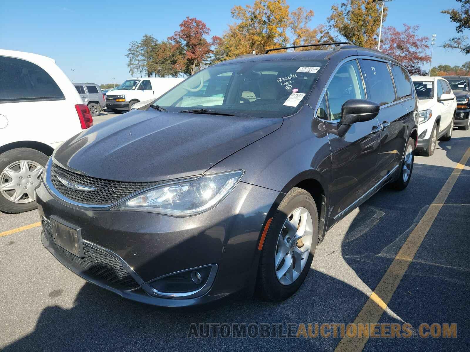 2C4RC1BG4HR833641 Chrysler Pacifica 2017