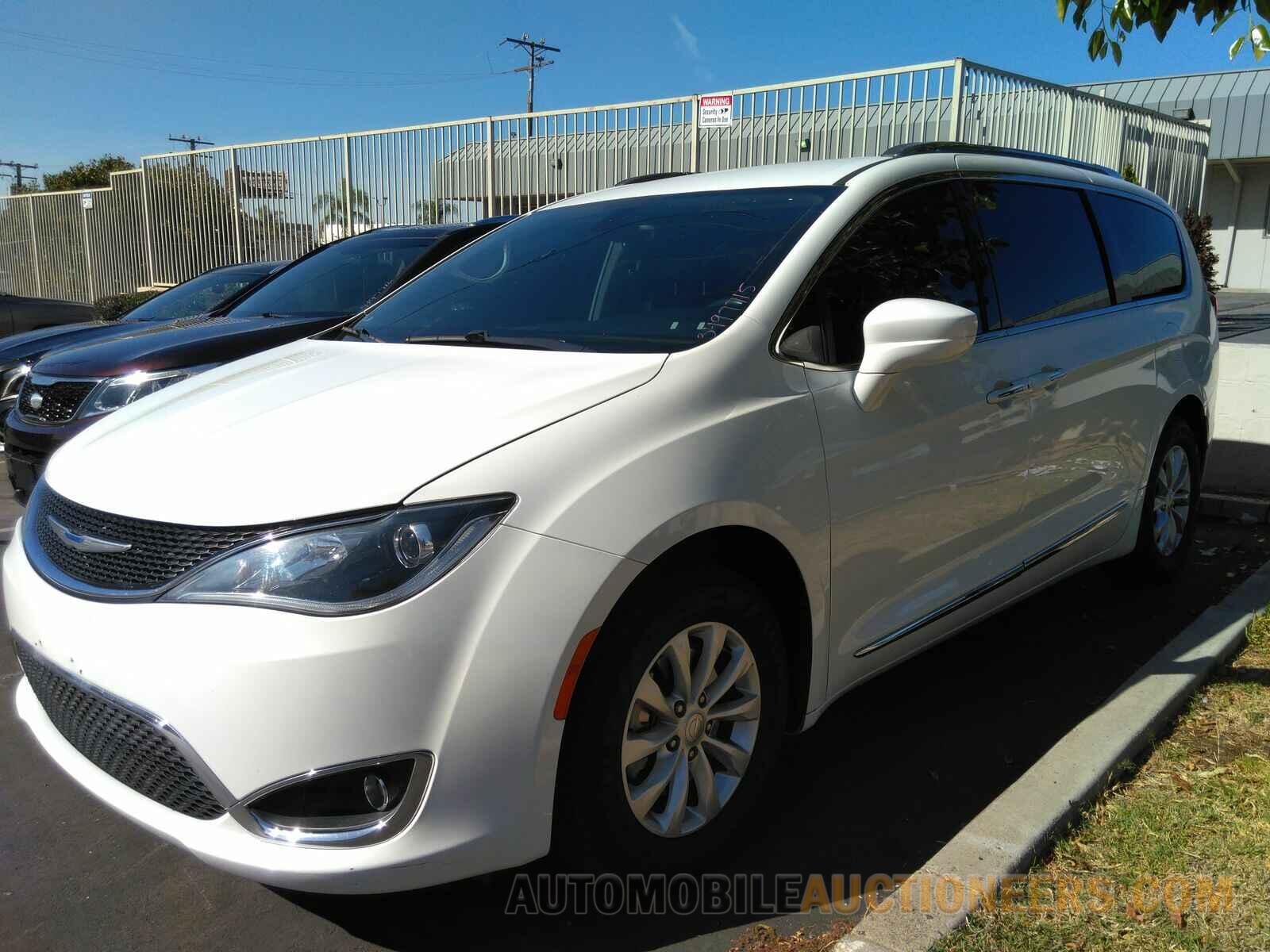 2C4RC1BG4KR593126 Chrysler Pacifica 2019