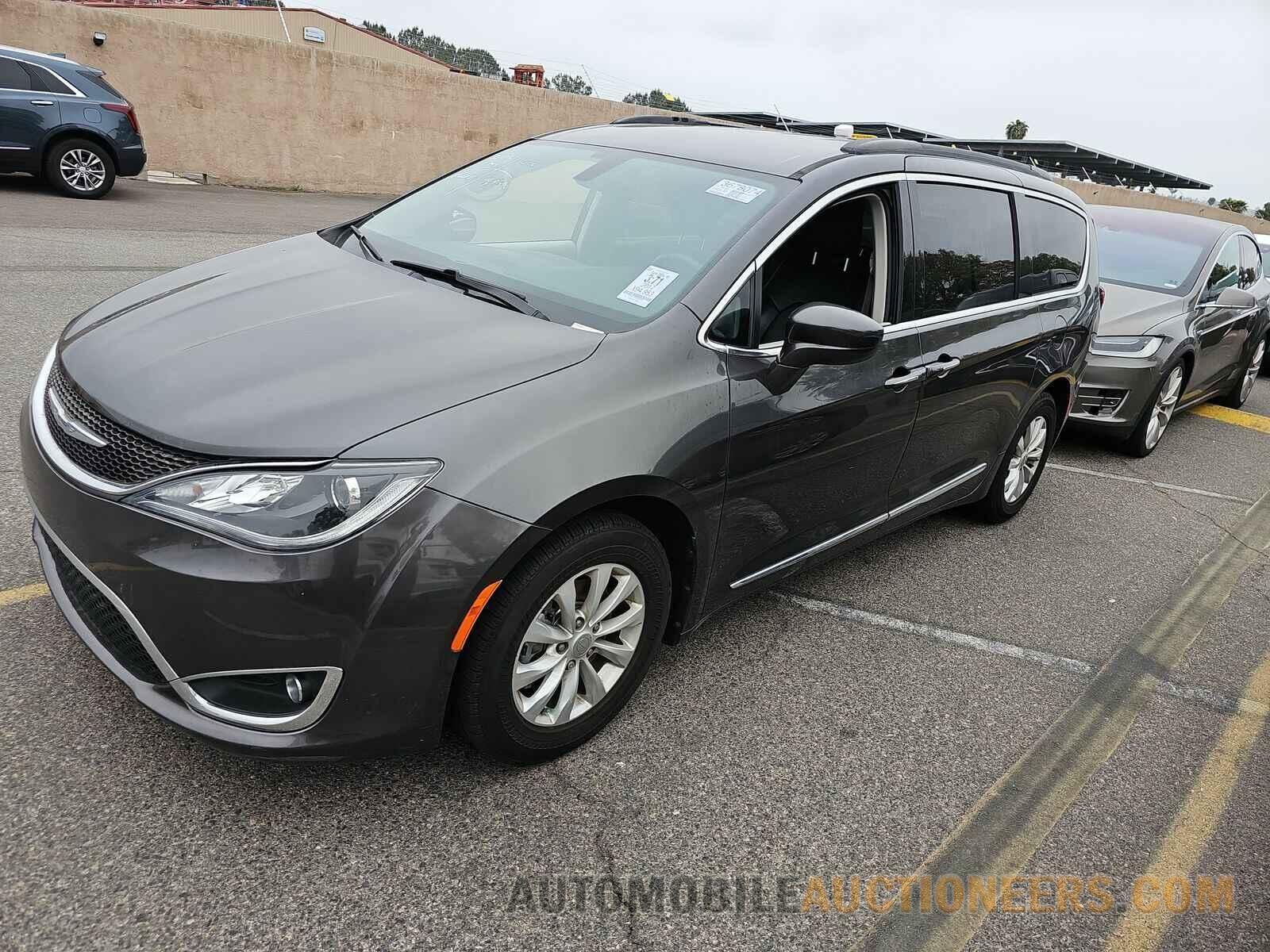 2C4RC1BG5HR603381 Chrysler Pacifica 2017