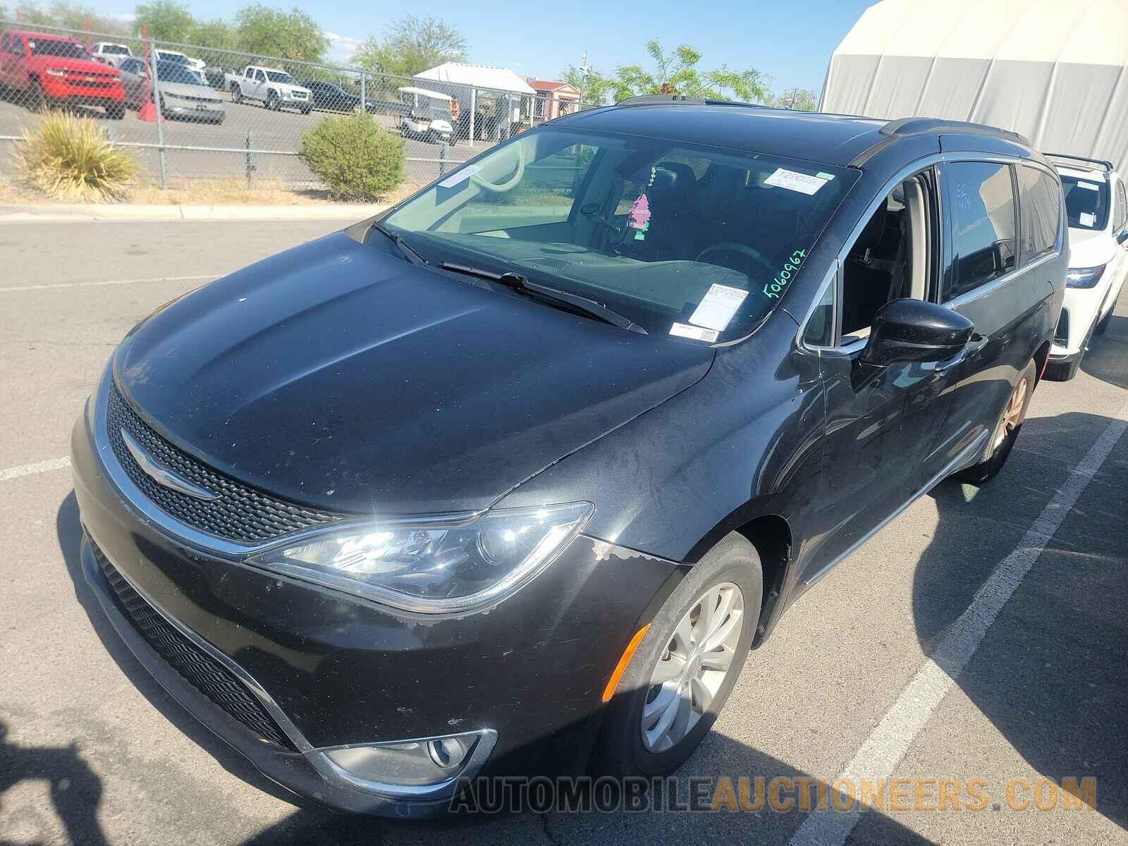 2C4RC1BG6HR576689 Chrysler Pacifica 2017