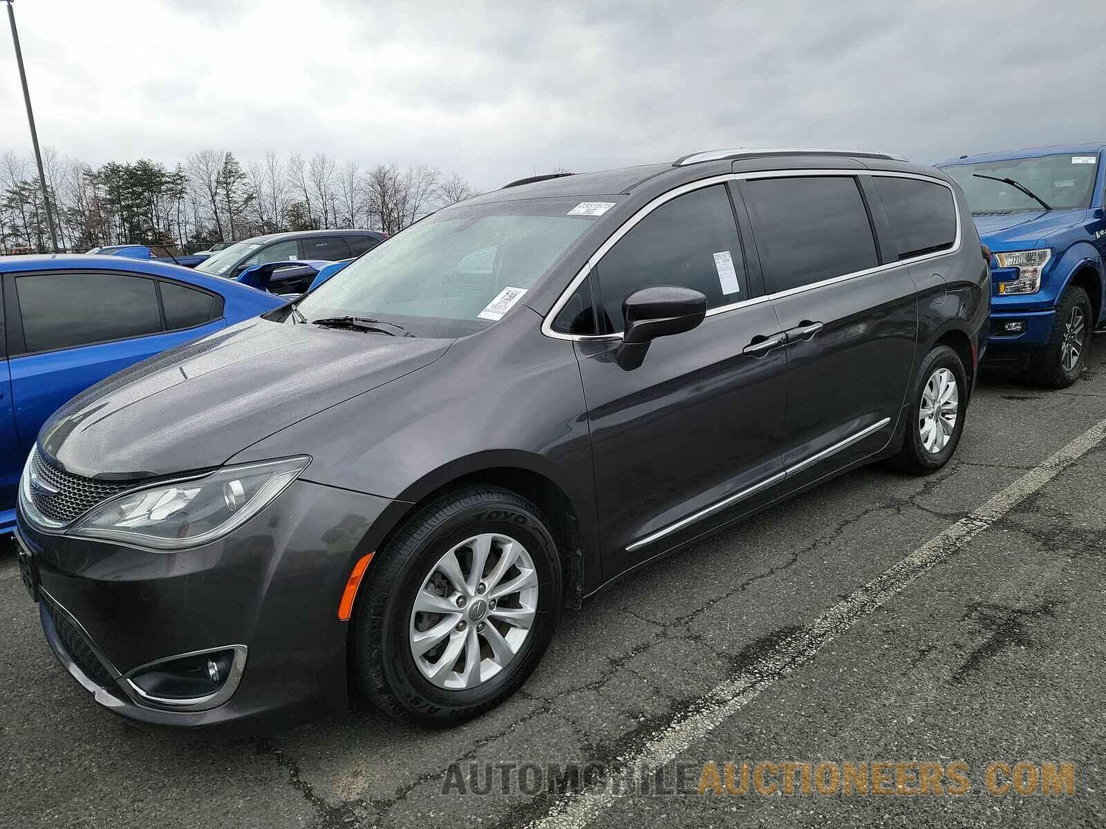 2C4RC1BG6JR113604 Chrysler Pacifica 2018