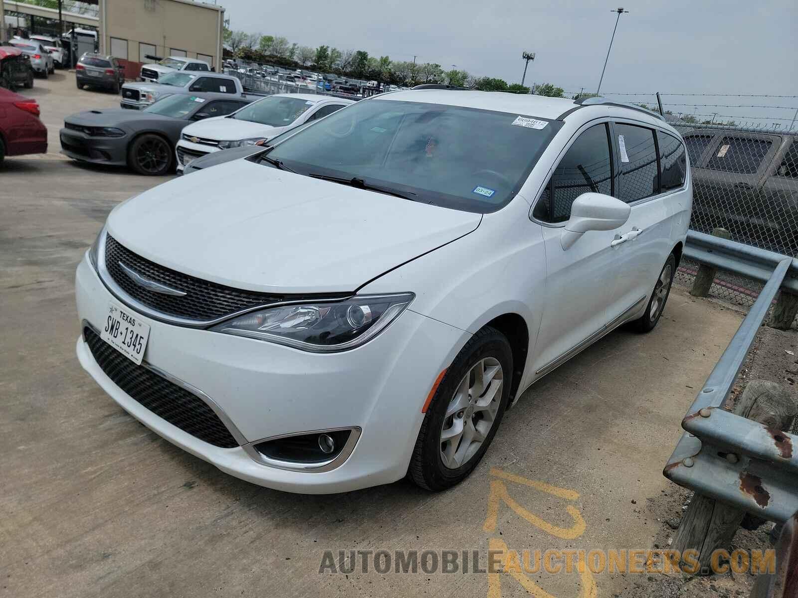 2C4RC1BG6JR130659 Chrysler Pacifica 2018