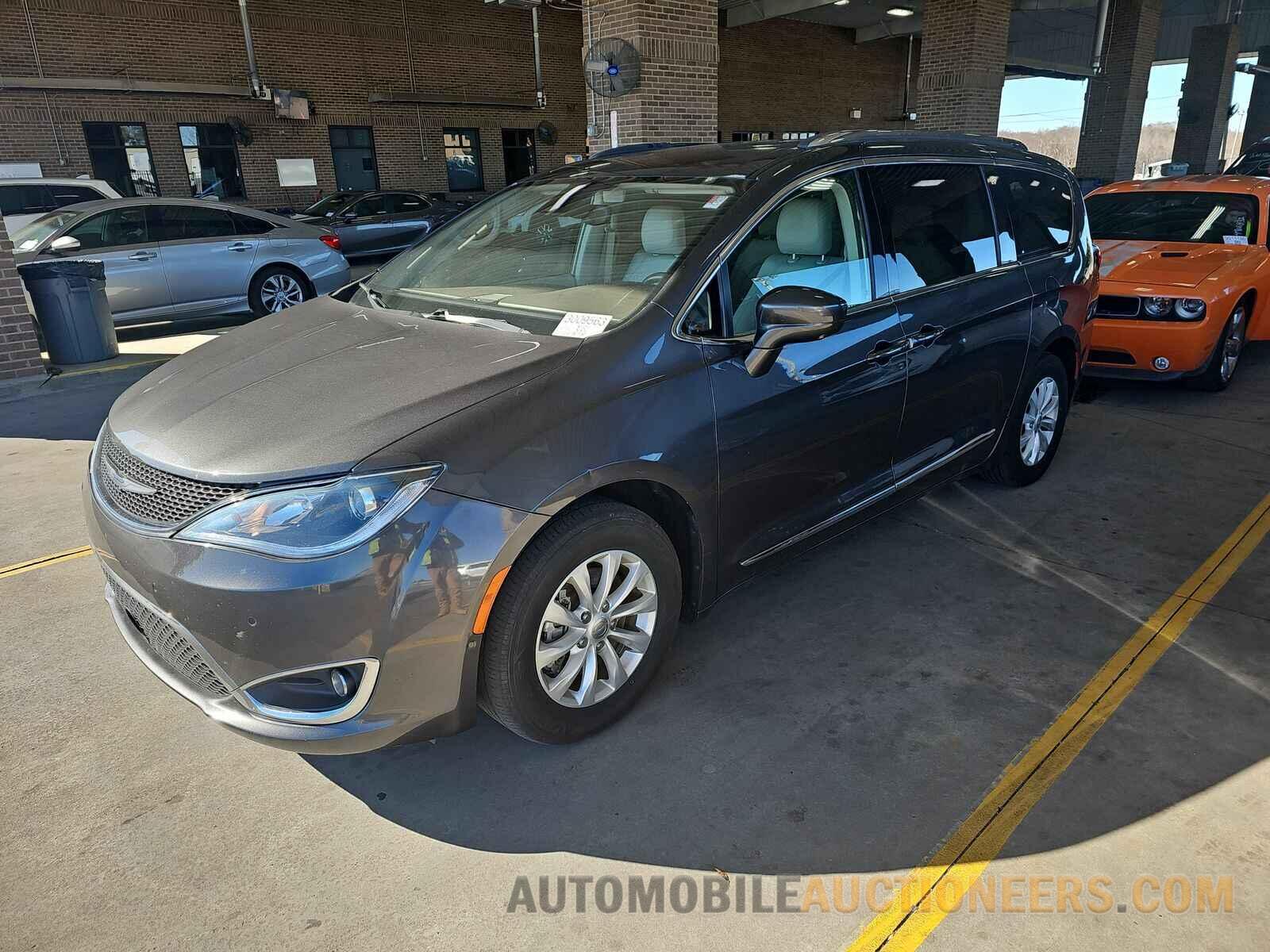 2C4RC1BG6JR333244 Chrysler Pacifica 2018