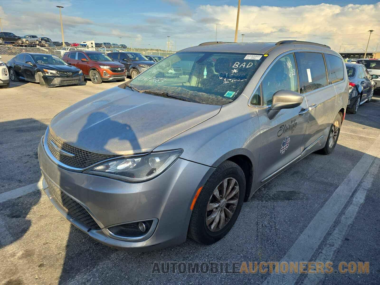 2C4RC1BG7HR642683 Chrysler Pacifica 2017