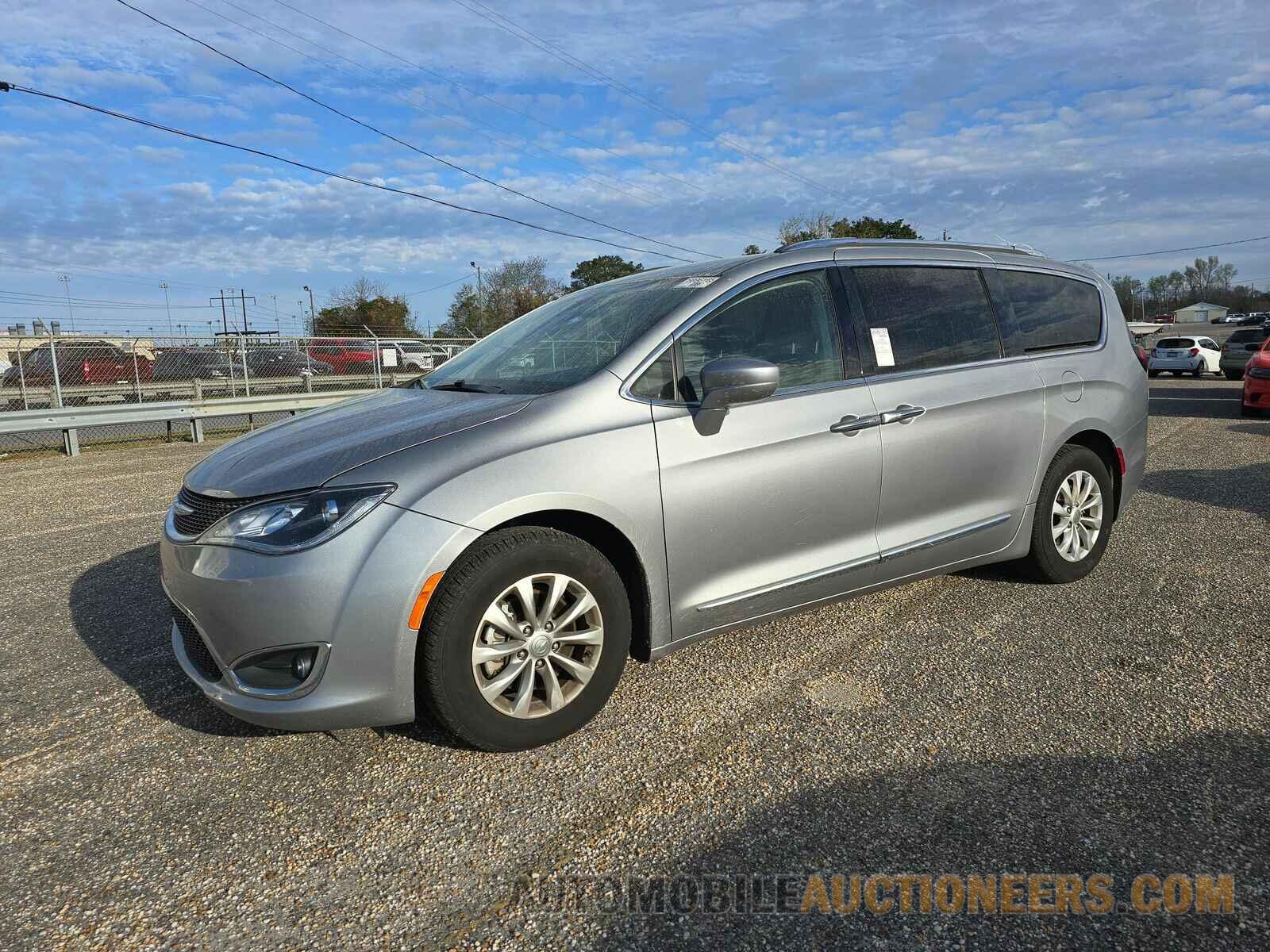 2C4RC1BG7JR216935 Chrysler Pacifica 2018