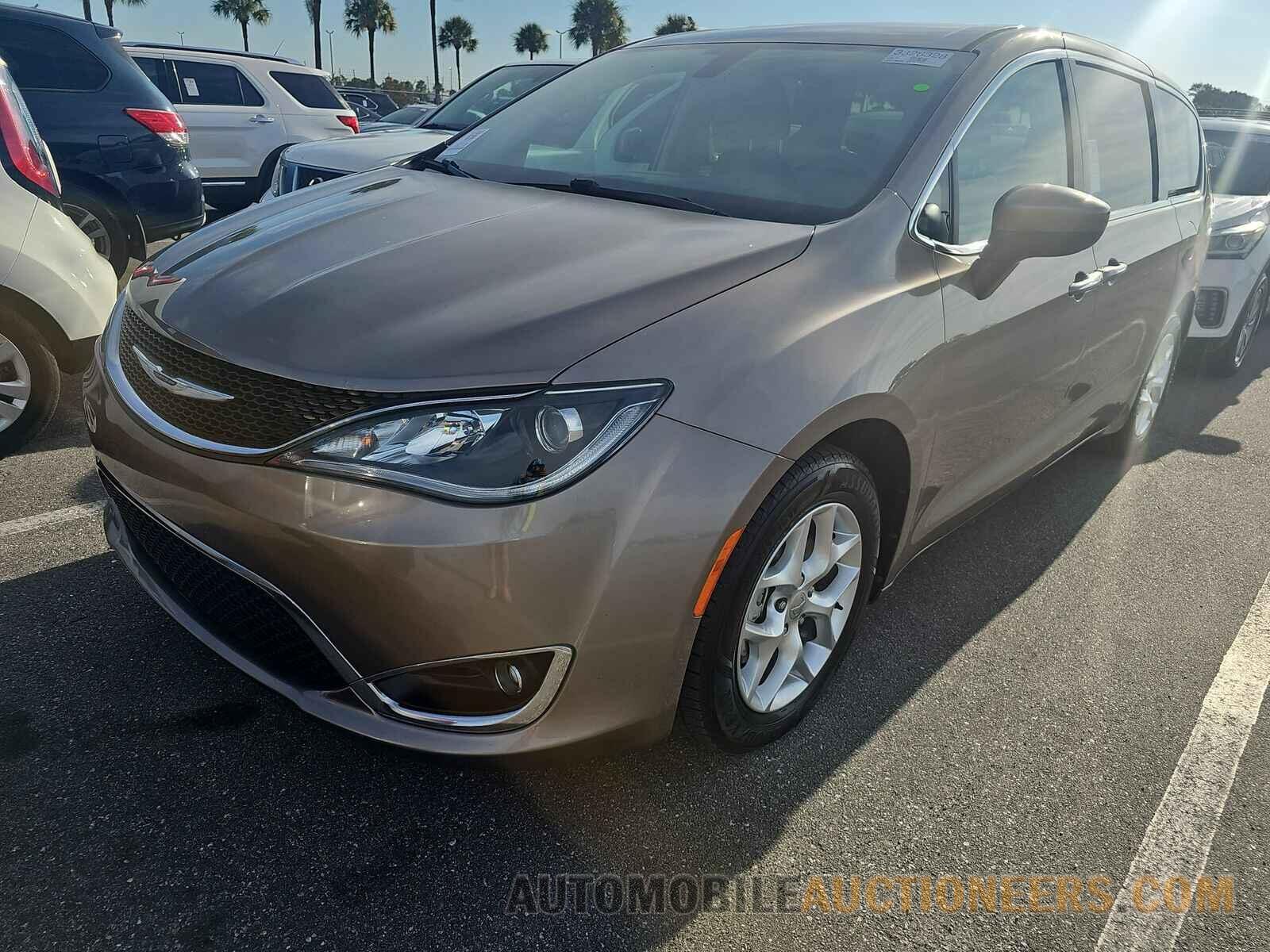 2C4RC1BG8HR768244 Chrysler Pacifica 2017