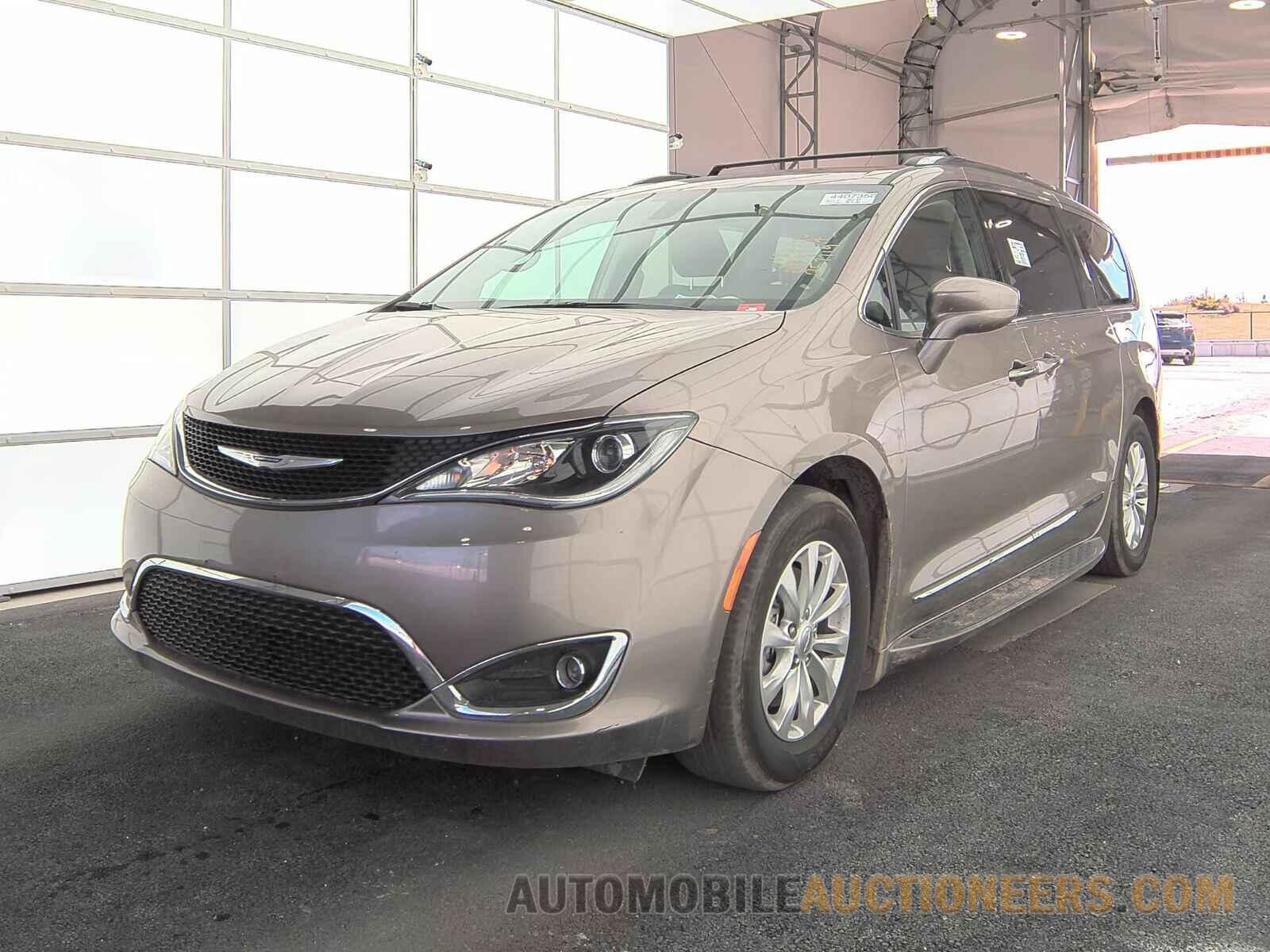 2C4RC1BG8JR257719 Chrysler Pacifica 2018