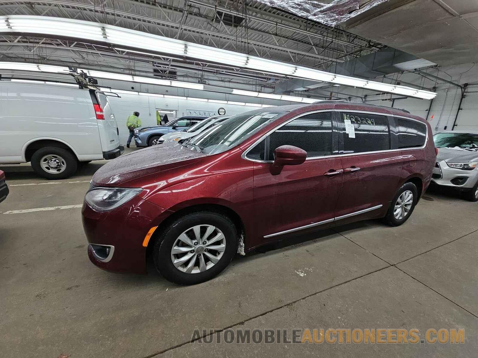 2C4RC1BG9HR527146 Chrysler Pacifica 2017