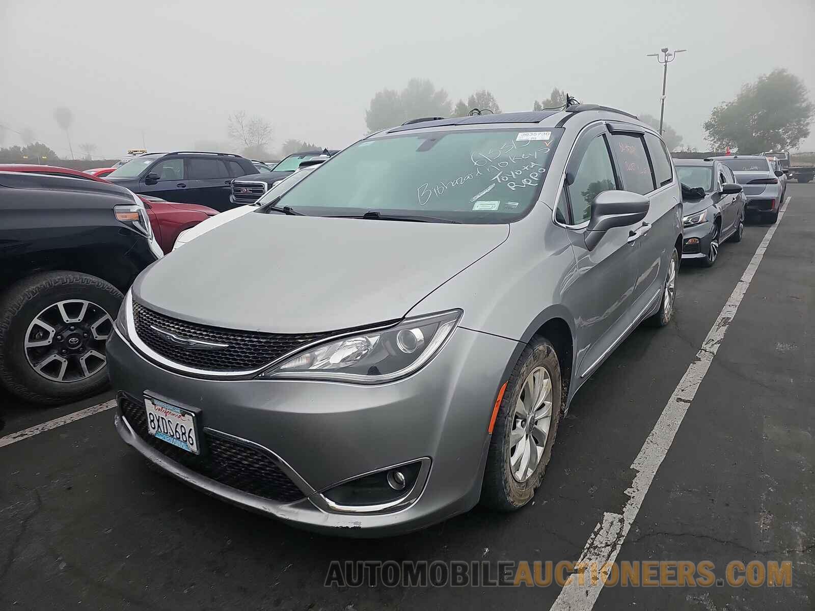 2C4RC1BG9HR613315 Chrysler Pacifica 2017