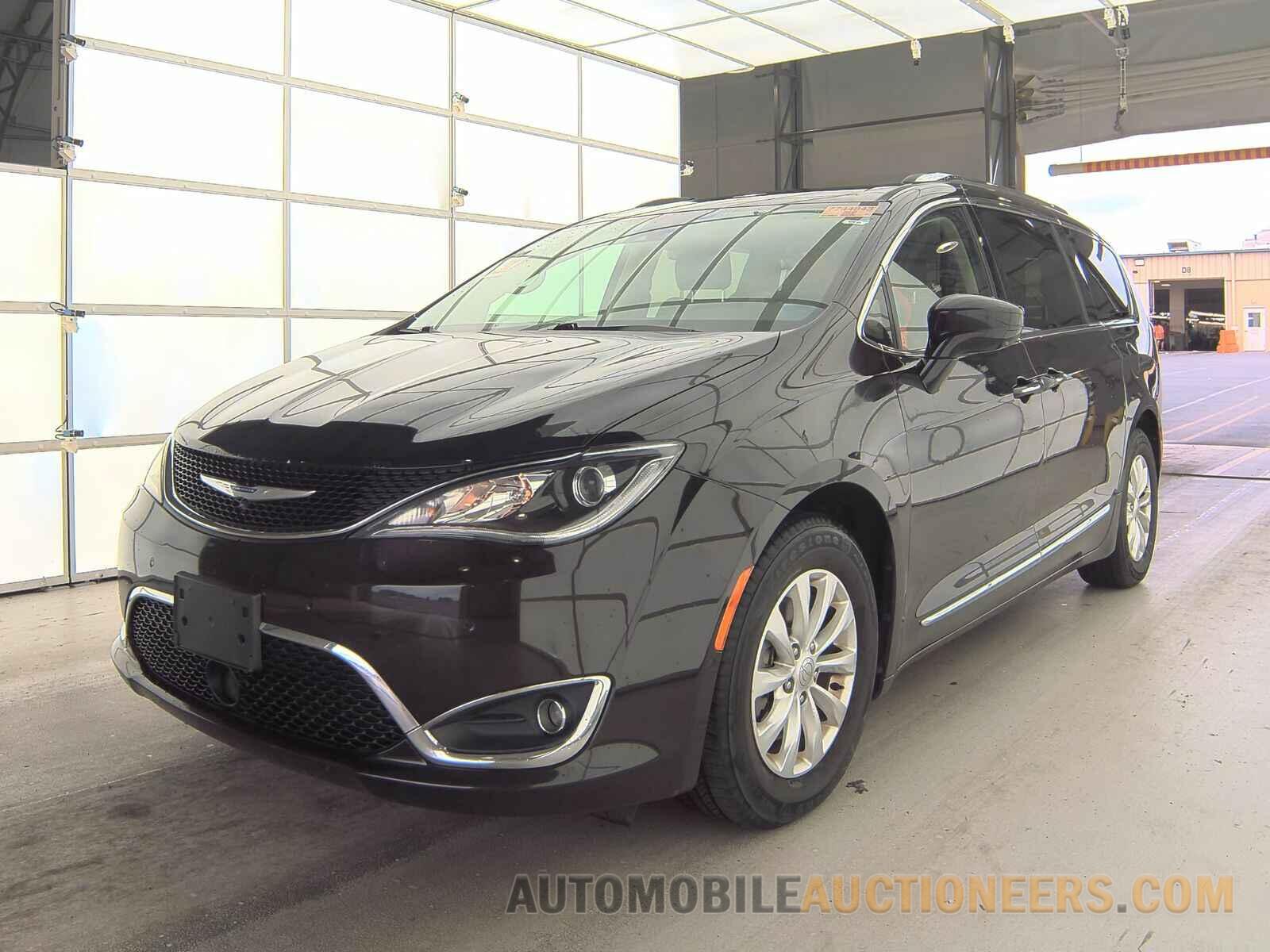 2C4RC1BG9JR171061 Chrysler Pacifica 2018