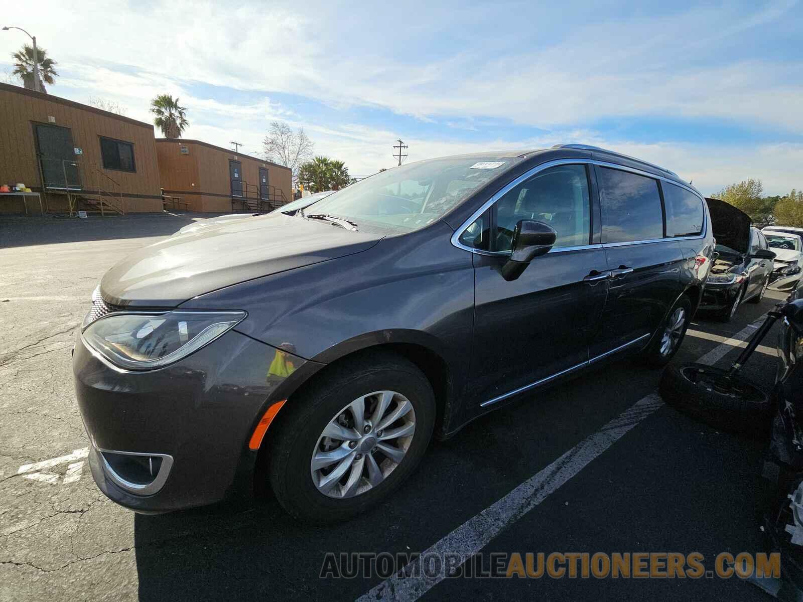 2C4RC1BG9KR624774 Chrysler Pacifica 2019