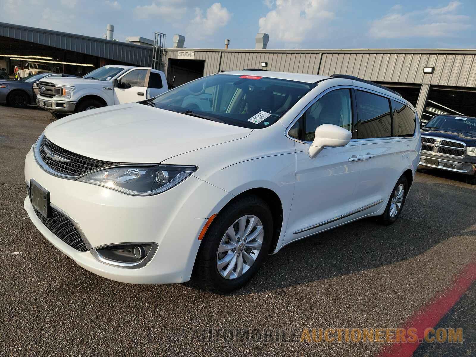 2C4RC1BGXHR527494 Chrysler Pacifica 2017