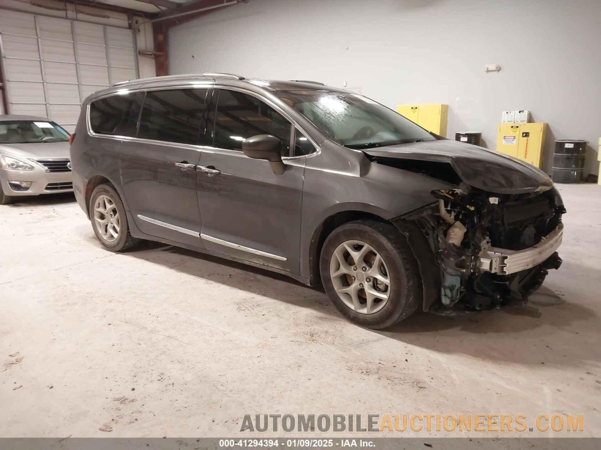 2C4RC1BGXHR820456 CHRYSLER PACIFICA 2017