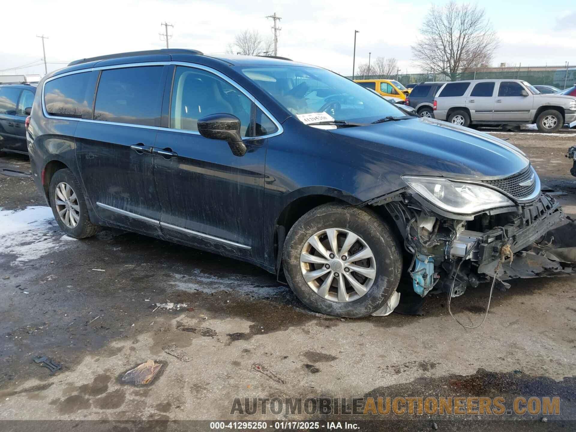 2C4RC1BGXHR821249 CHRYSLER PACIFICA 2017