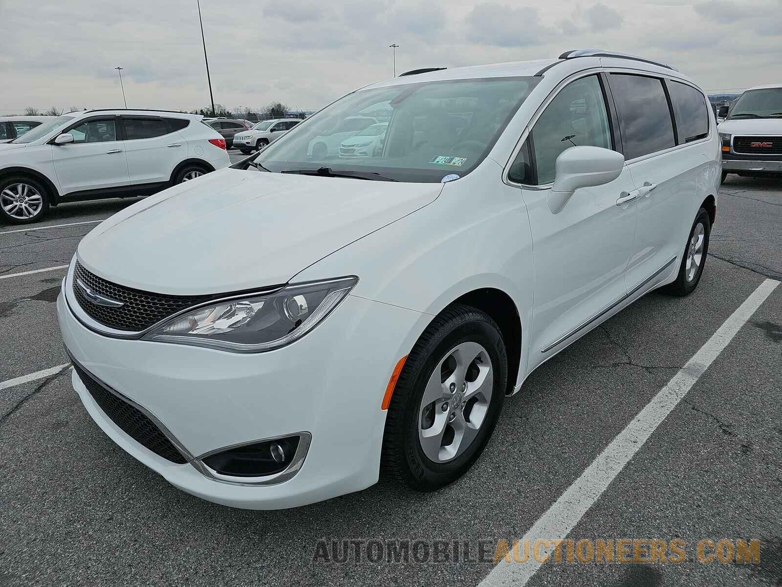 2C4RC1EG2HR679457 Chrysler Pacifica 2017