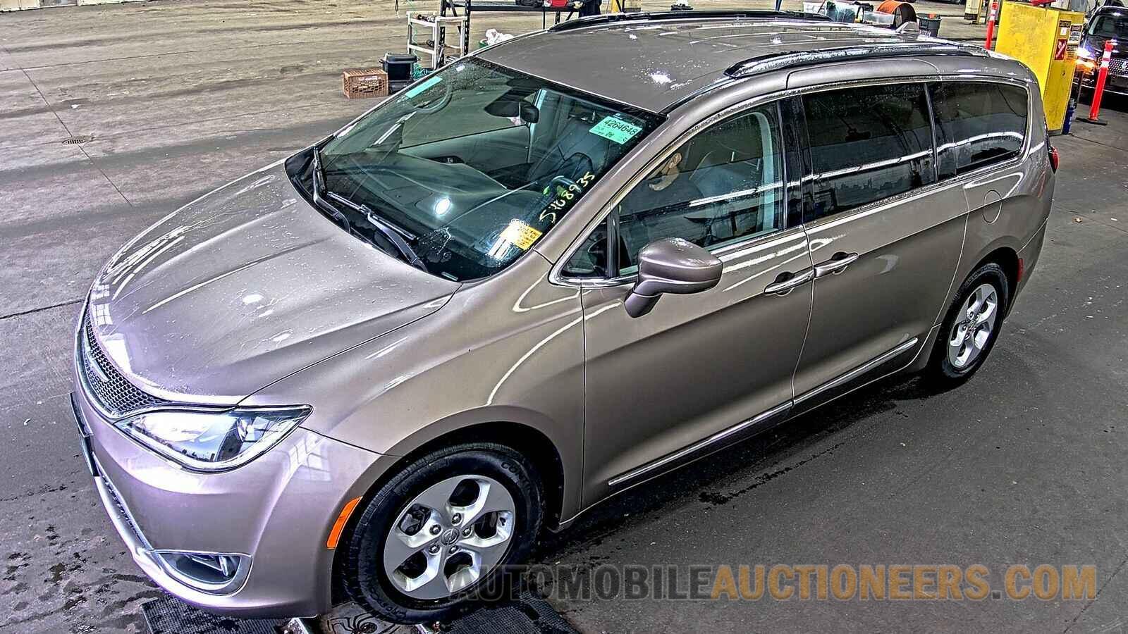 2C4RC1EG5HR676987 Chrysler Pacifica 2017