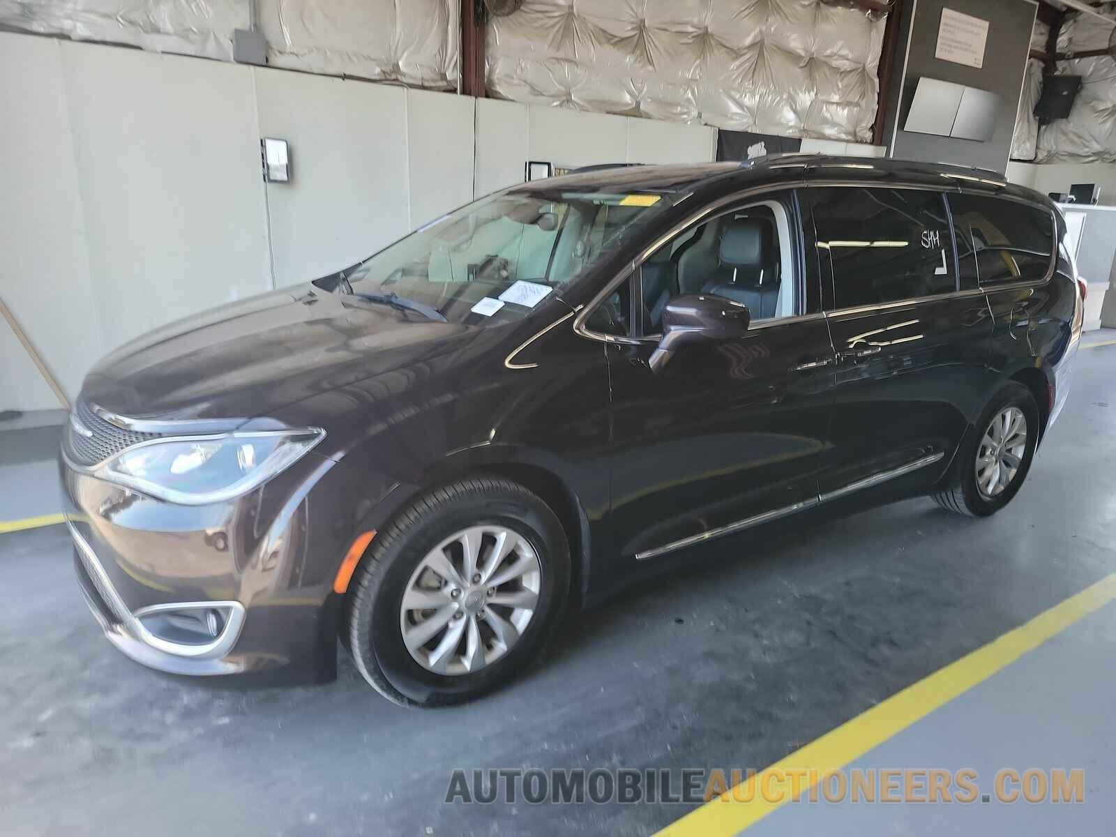 2C4RC1EG6JR144296 Chrysler Pacifica 2018