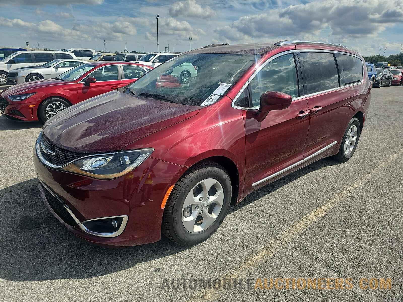 2C4RC1EG8HR608764 Chrysler Pacifica 2017