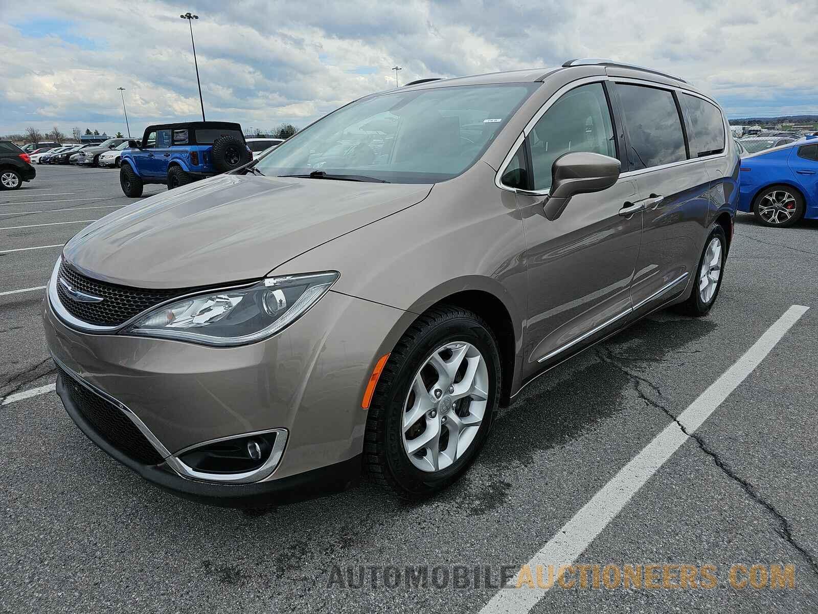 2C4RC1EG8HR659696 Chrysler Pacifica 2017