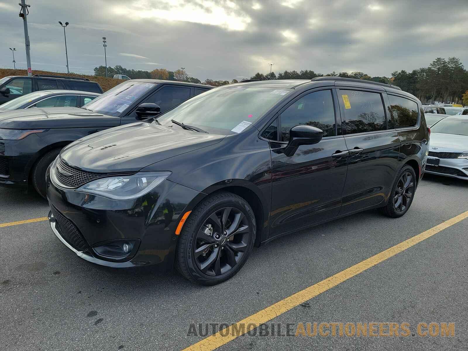 2C4RC1EG8JR334259 Chrysler Pacifica 2018