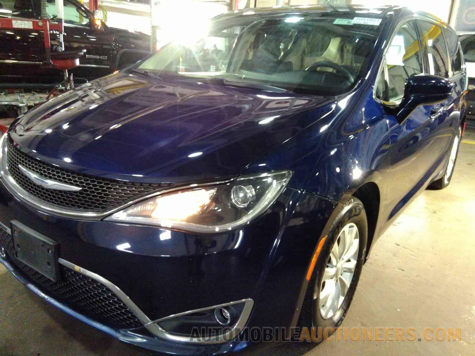 2C4RC1FG3JR193132 Chrysler Pacifica 2018