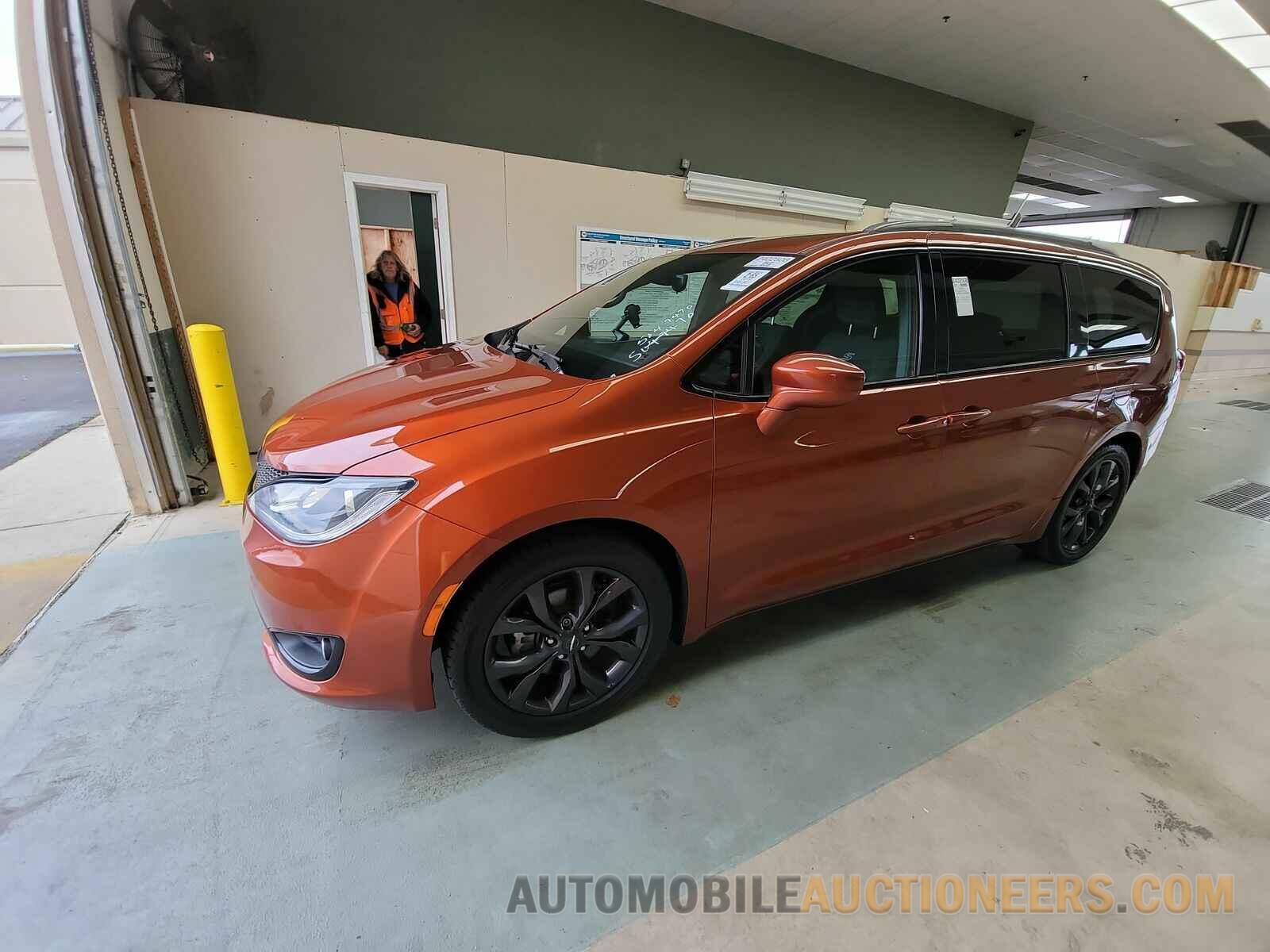 2C4RC1FG3JR339366 Chrysler Pacifica 2018