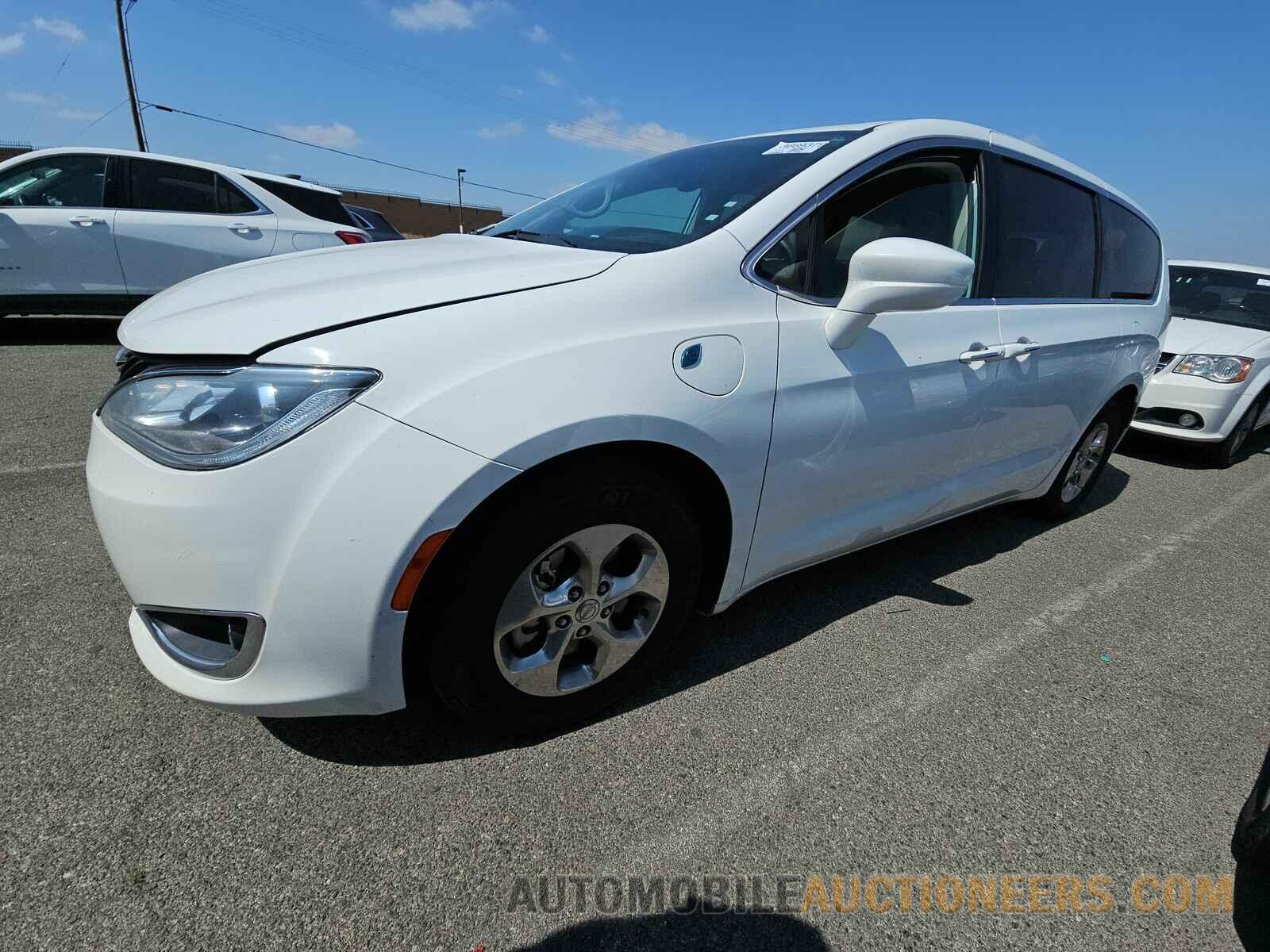 2C4RC1H75KR738682 Chrysler Pacifica 2019