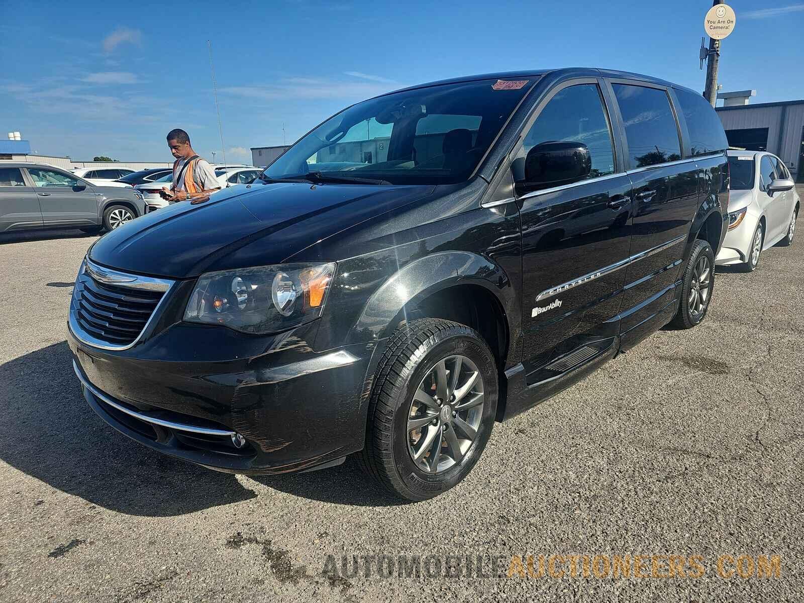 2C4RC1HG8FR610149 Chrysler Town &amp; Country 2015