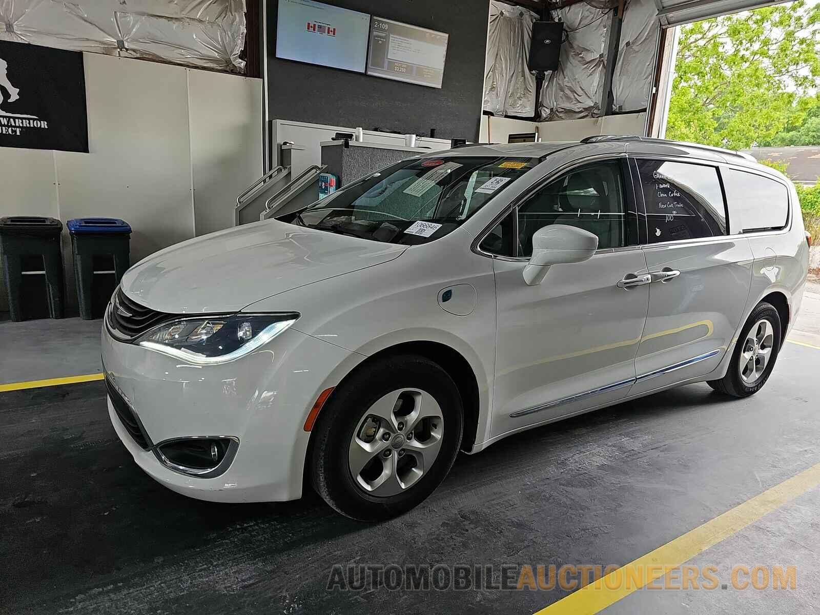 2C4RC1L72JR143231 Chrysler Pacifica 2018