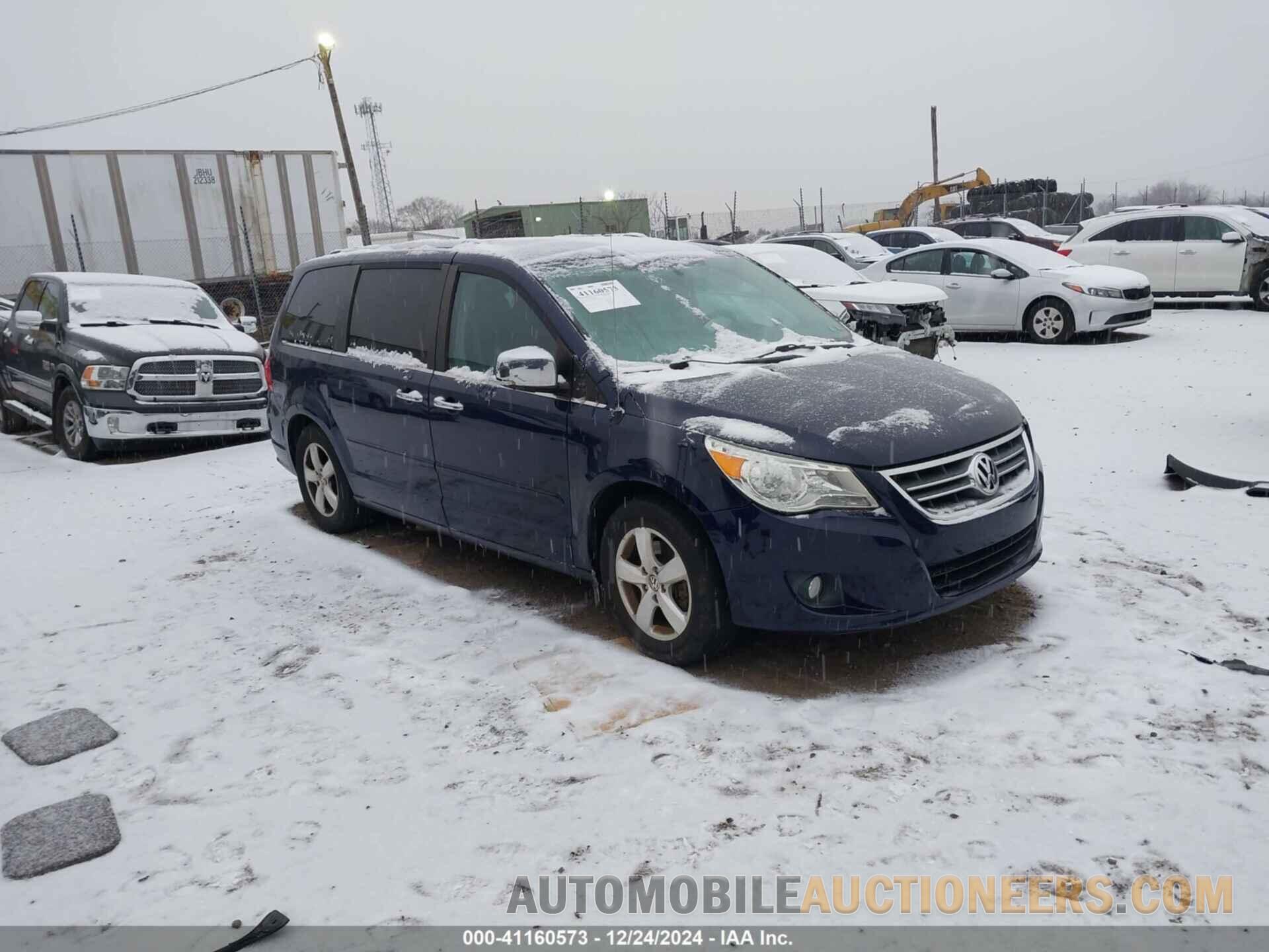 2C4RVADG0ER135384 VOLKSWAGEN ROUTAN 2014