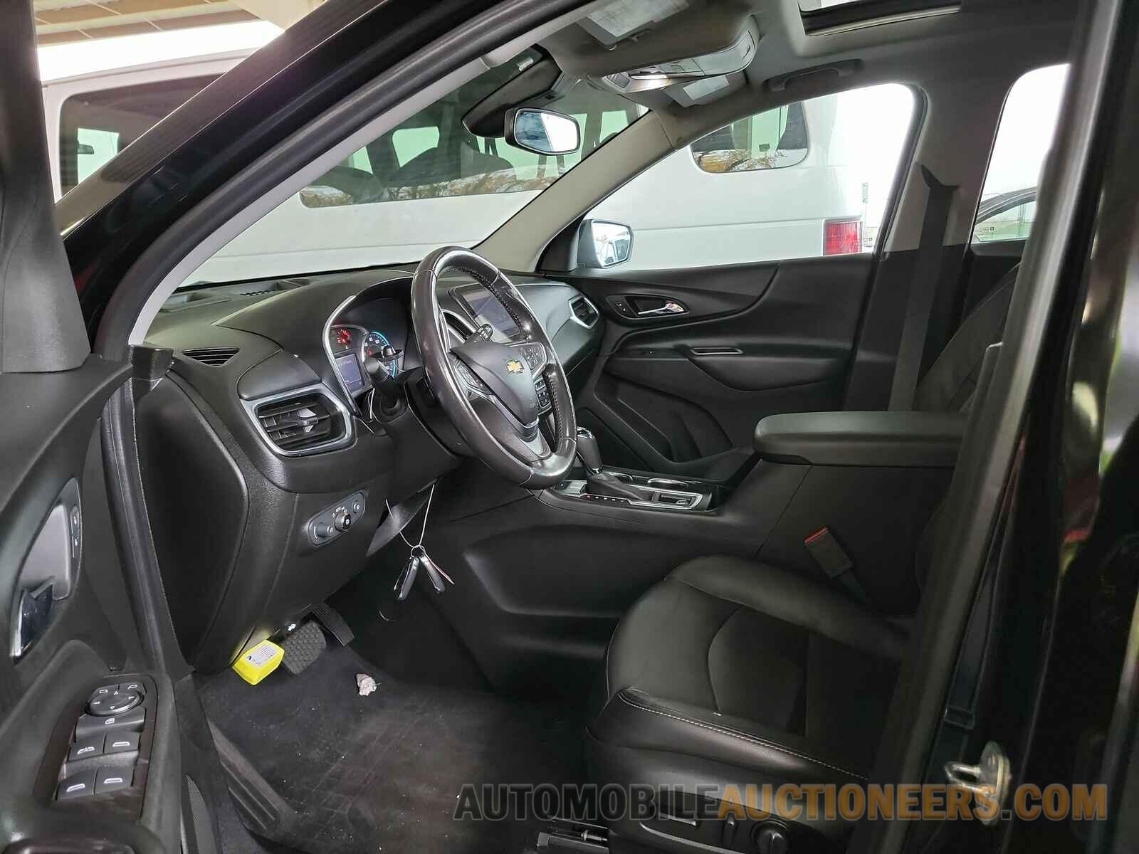 2GNAXUEV3L6175924 Chevrolet Equinox AWD 2020