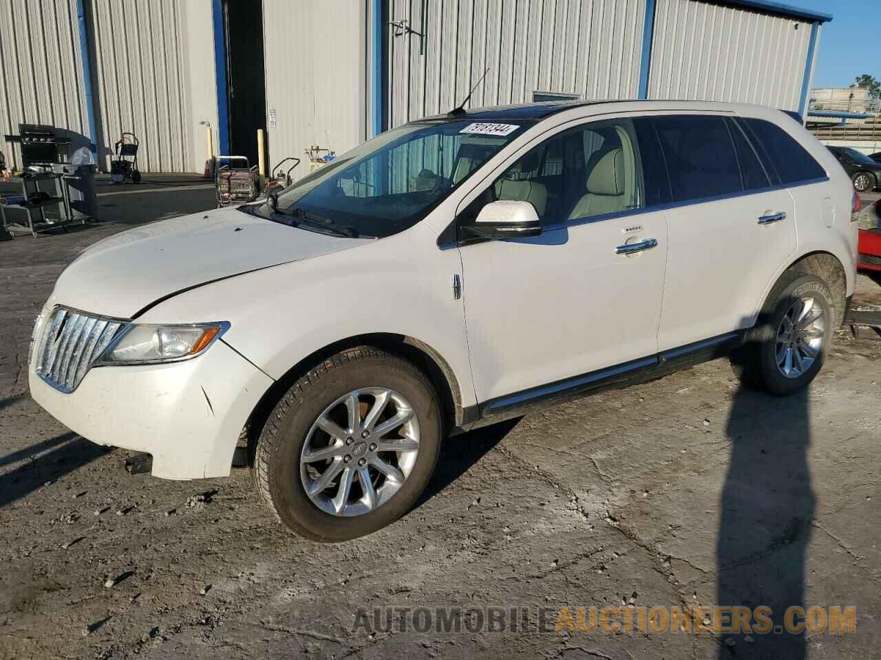 2LMDJ8JK4DBL37174 LINCOLN MKX 2013