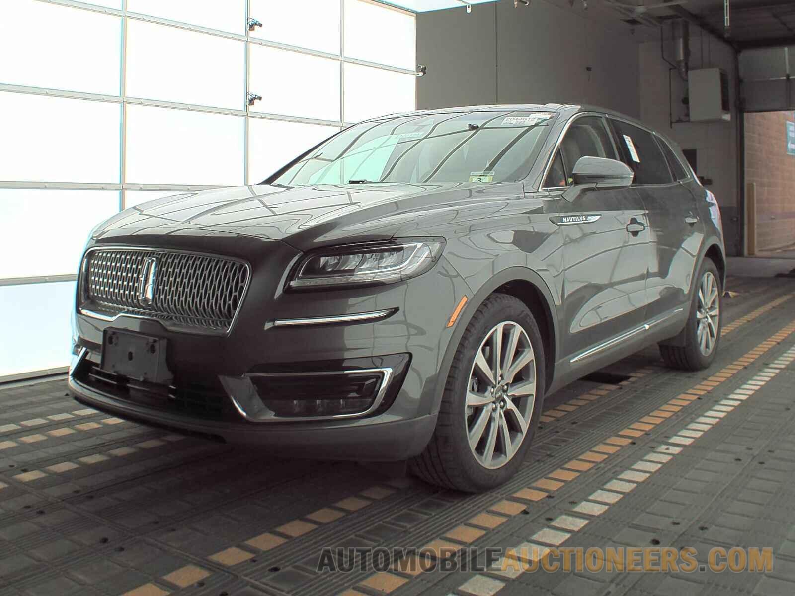 2LMPJ8K95KBL57973 Lincoln Nautilus 2019