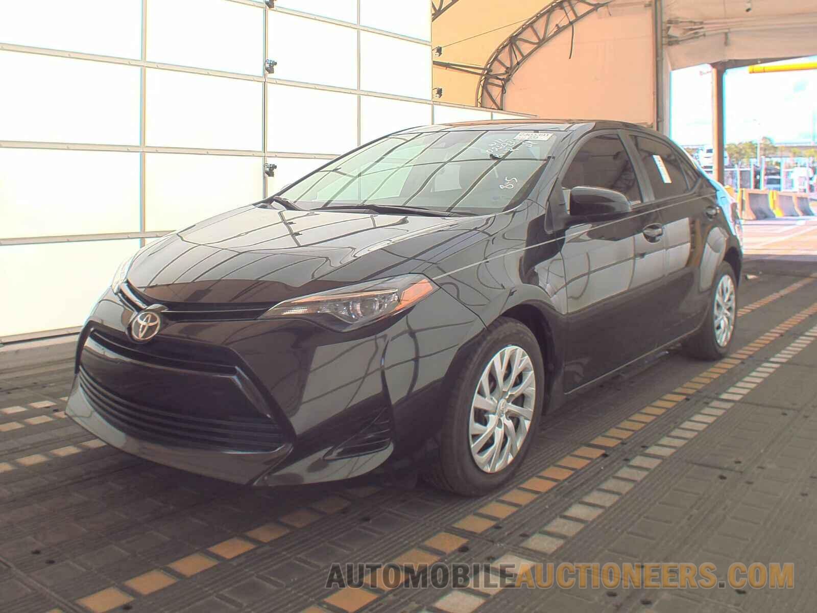 2T1BURHE4JC026934 Toyota Corolla LE 2018