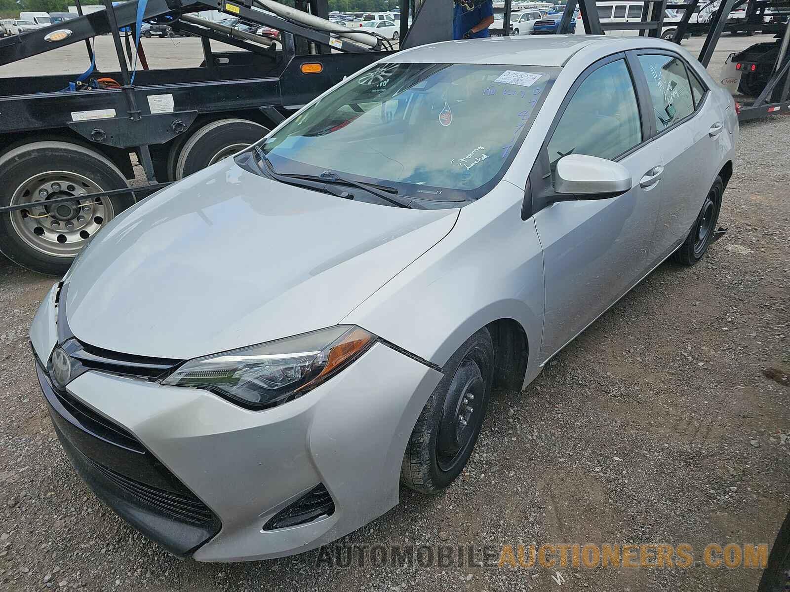 2T1BURHE7JC048717 Toyota Corolla LE 2018