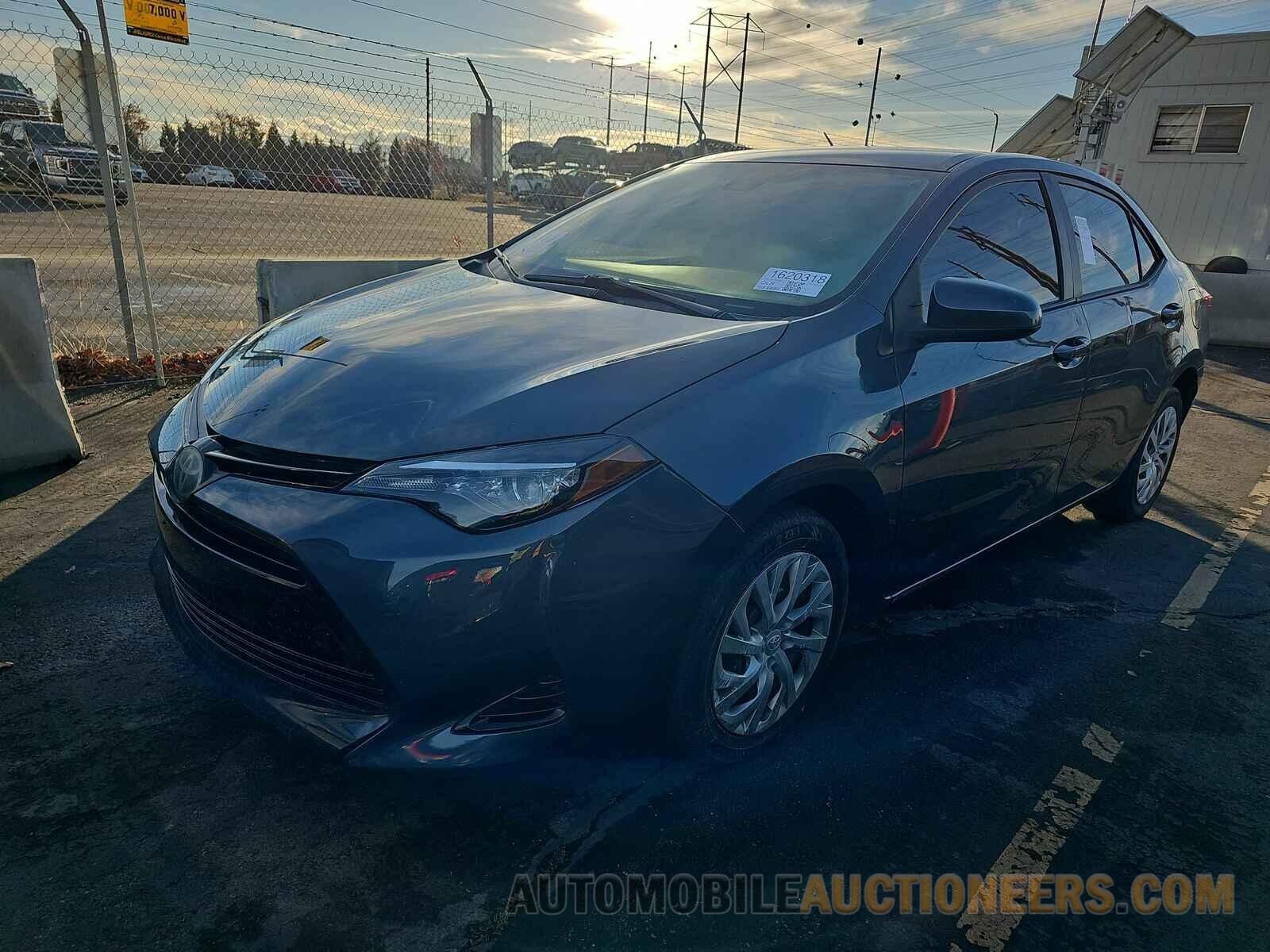 2T1BURHE7JC055327 Toyota Corolla LE 2018