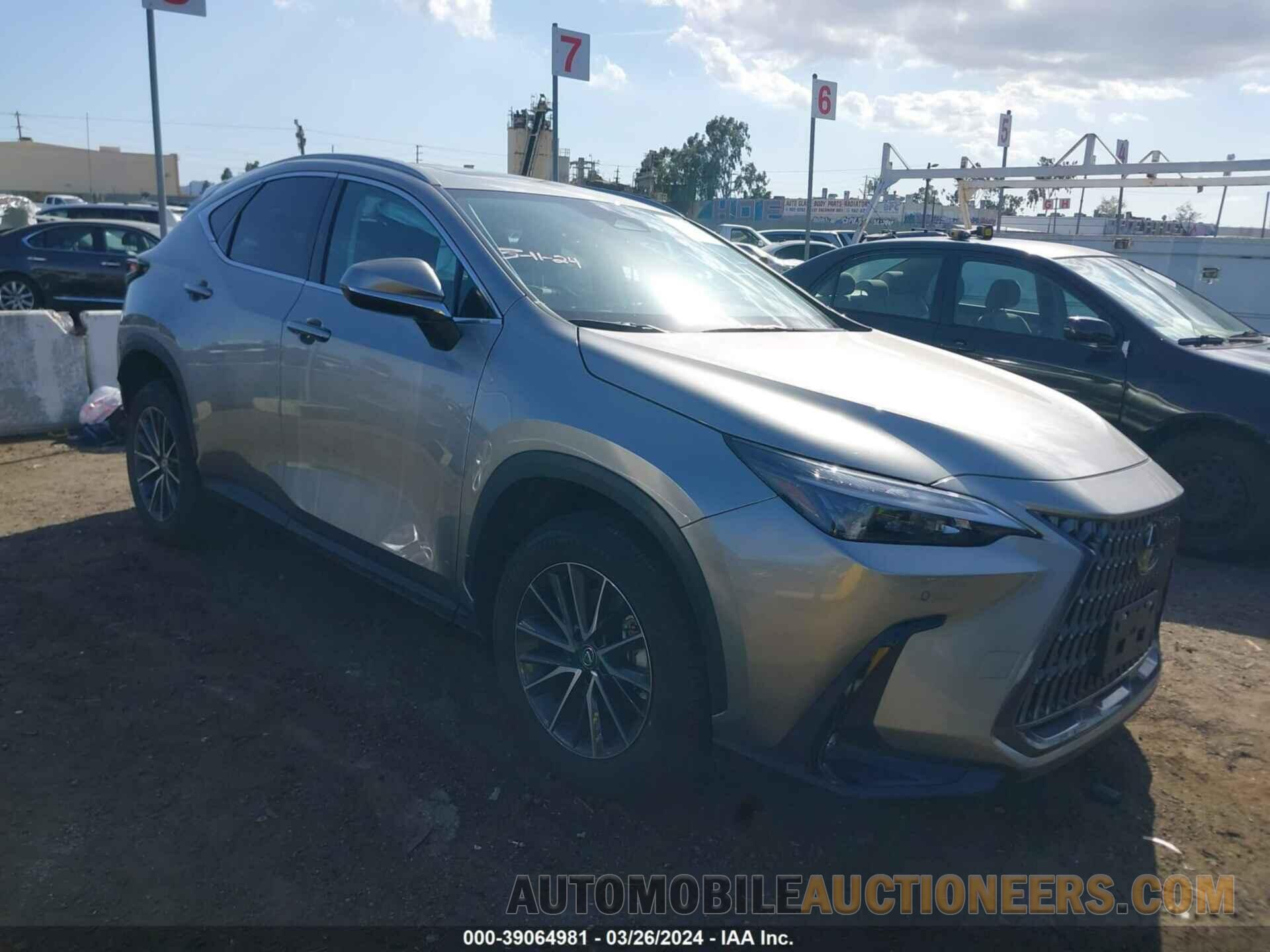 2T2GDCAZ3RC008125 LEXUS NX 250 2024