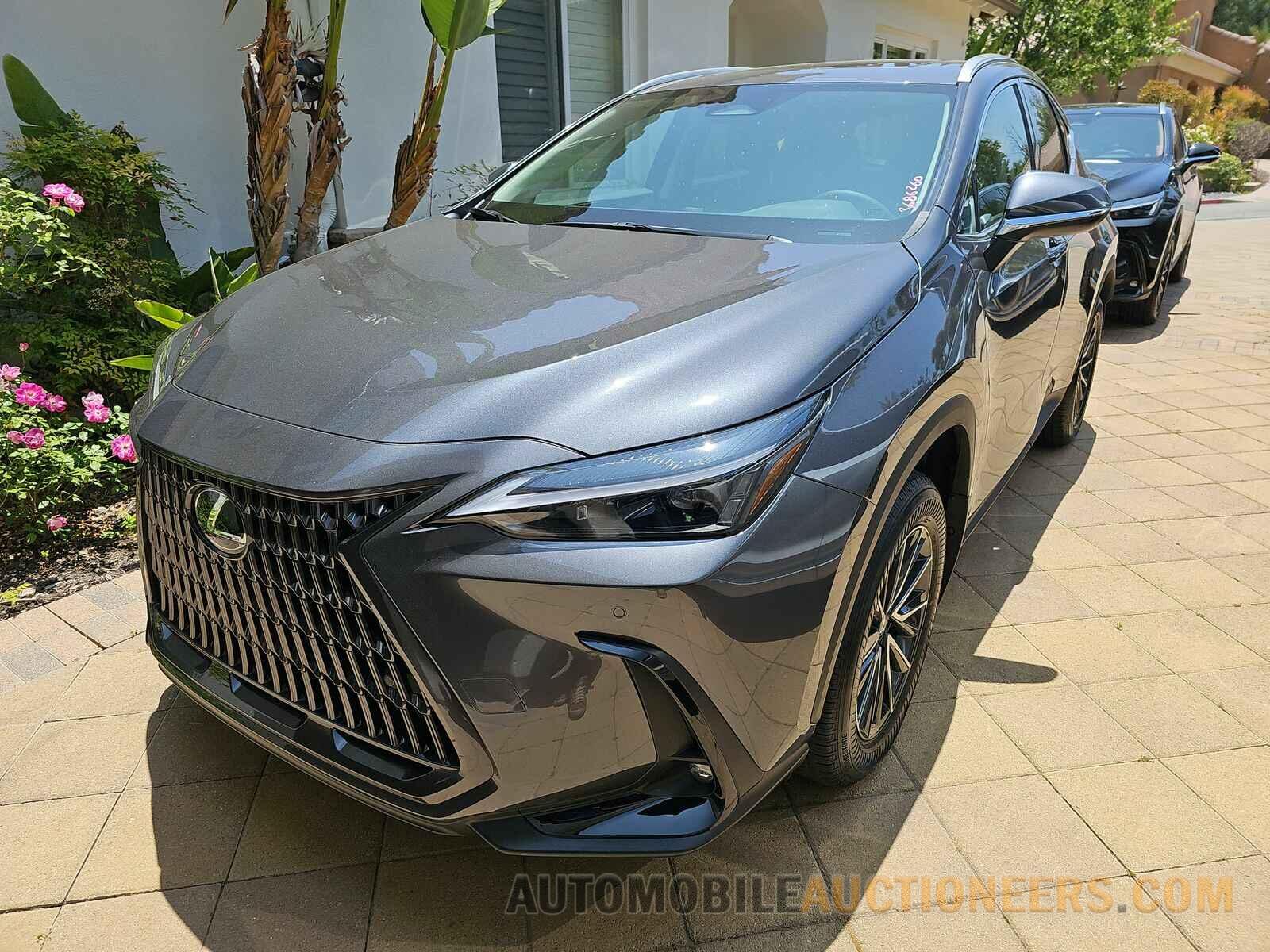 2T2GKCEZ8SC032393 Lexus NX 2025