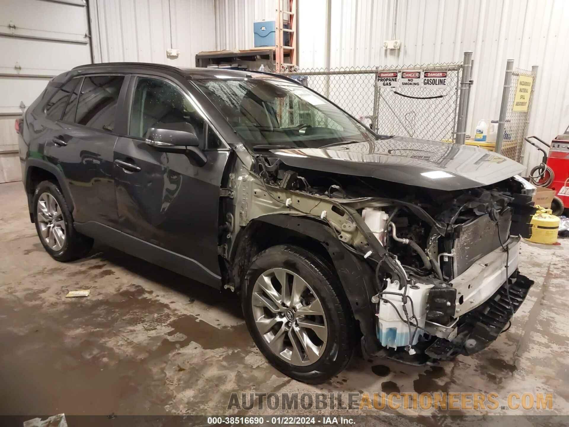 2T3A1RFV0KW044801 TOYOTA RAV4 2019