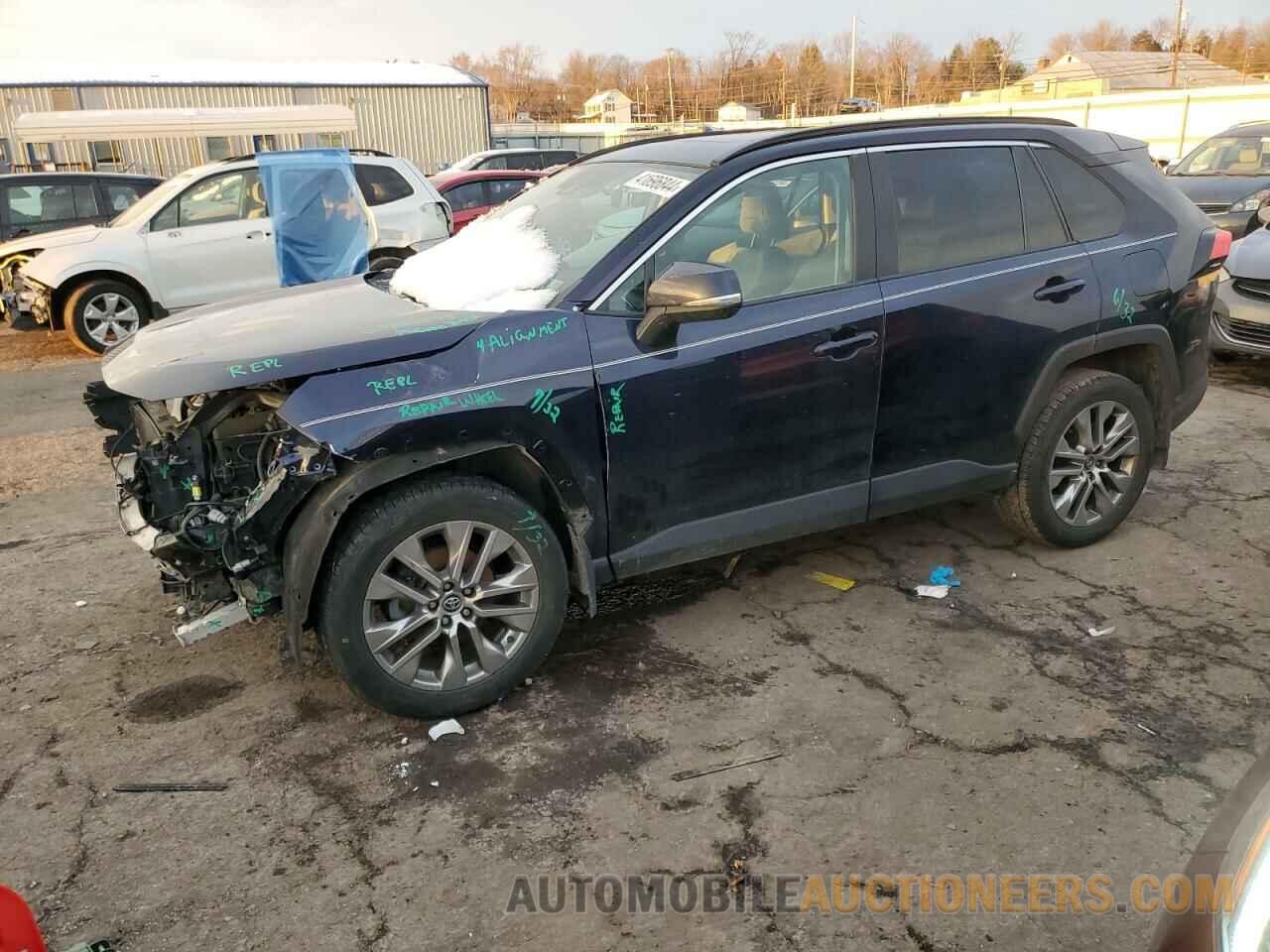 2T3A1RFV2MW150945 TOYOTA RAV4 2021