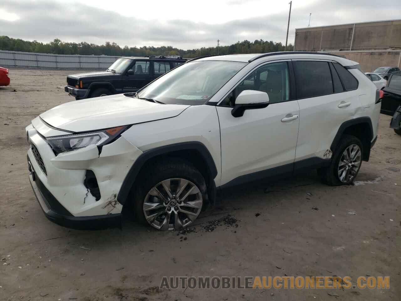 2T3A1RFV5MW173958 TOYOTA RAV4 2021