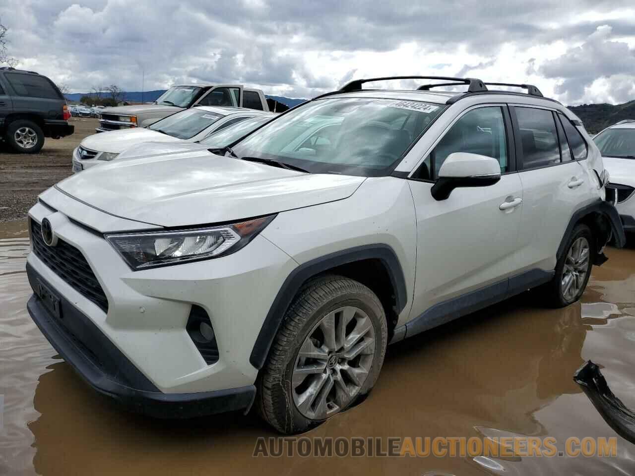 2T3A1RFV9MW217444 TOYOTA RAV4 2021