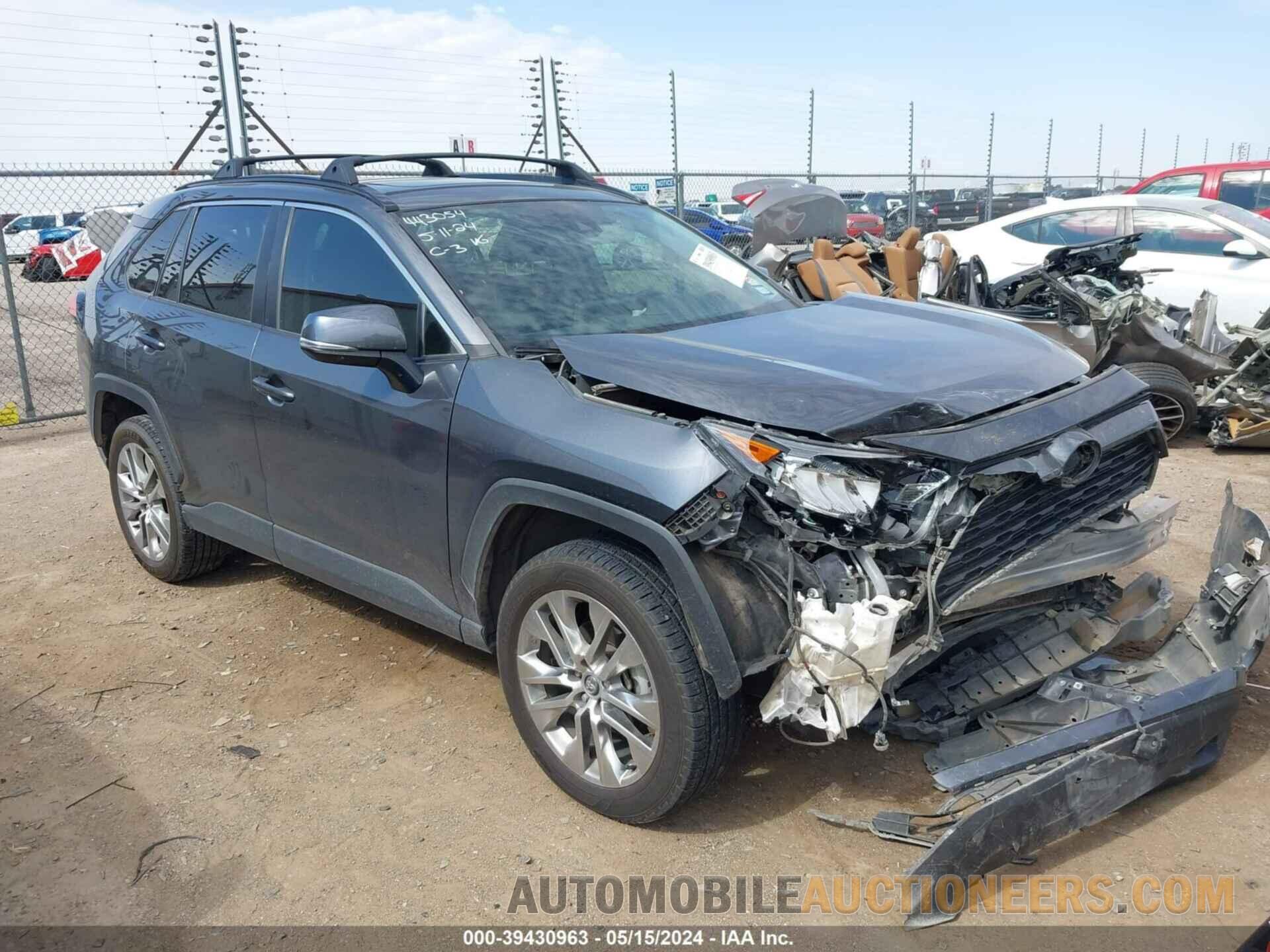 2T3A1RFVXMC151083 TOYOTA RAV4 2021