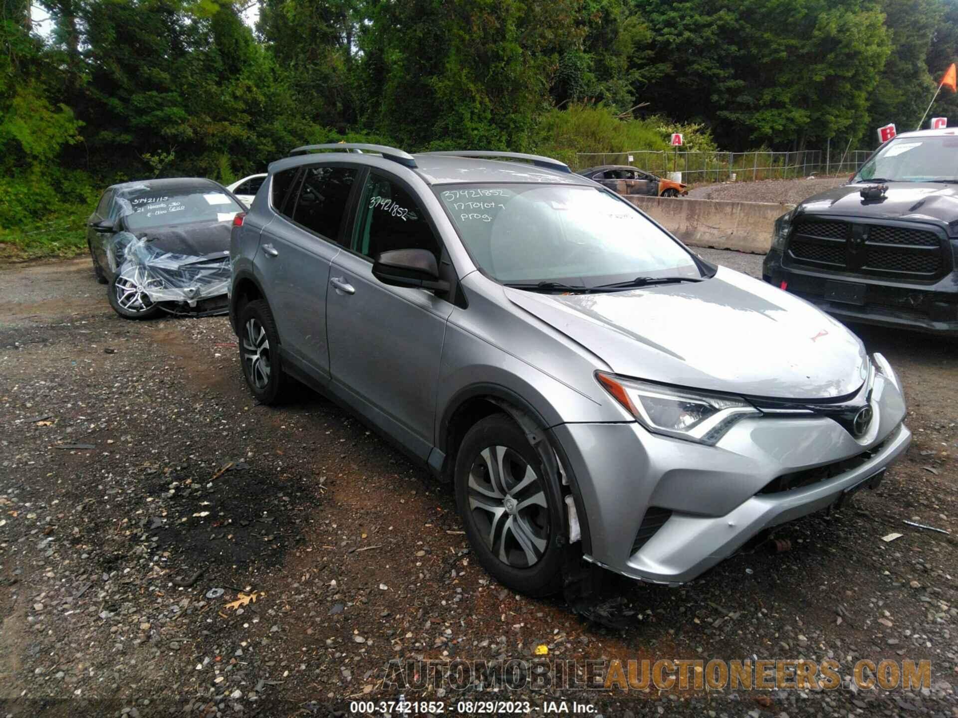 2T3BFREV2HW570136 TOYOTA RAV4 2017