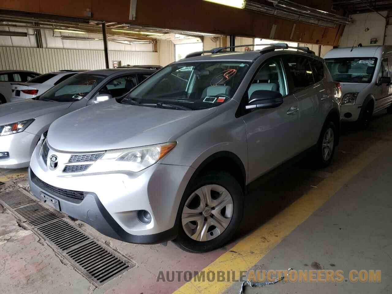 2T3BFREV8FW286331 TOYOTA RAV4 2015